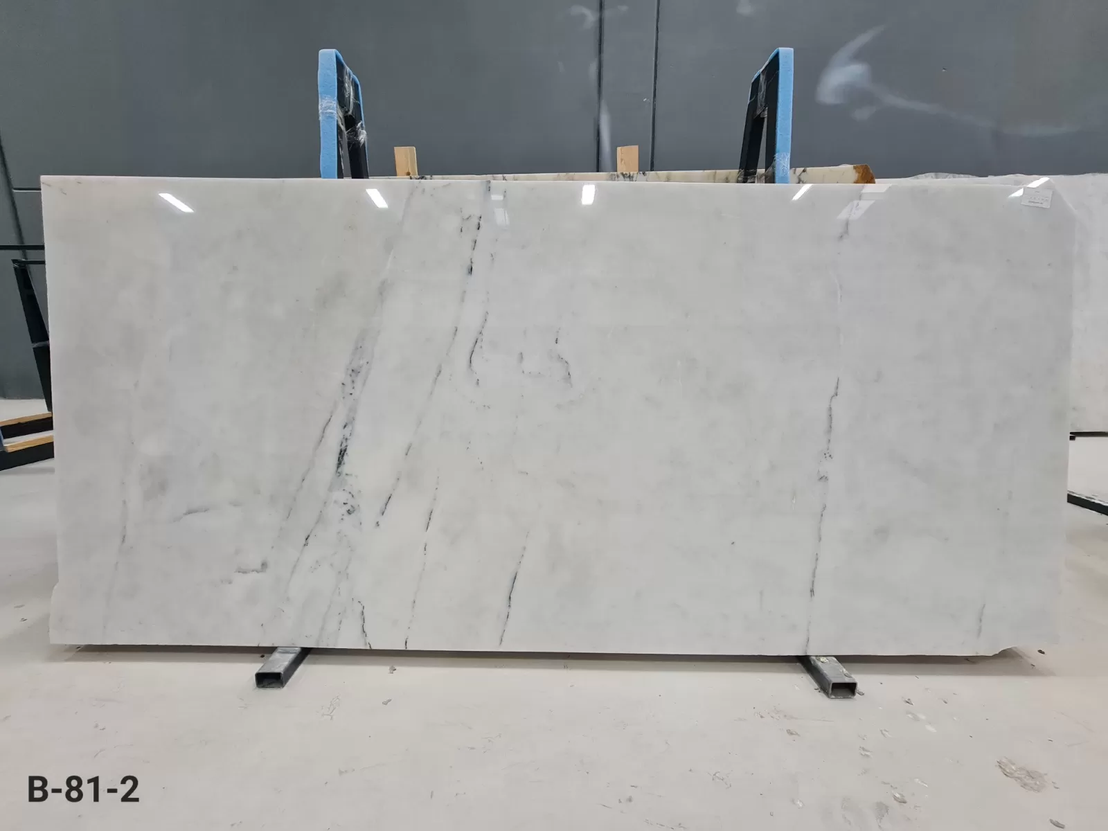 B81 - 2CM NEW YORK POLISHED