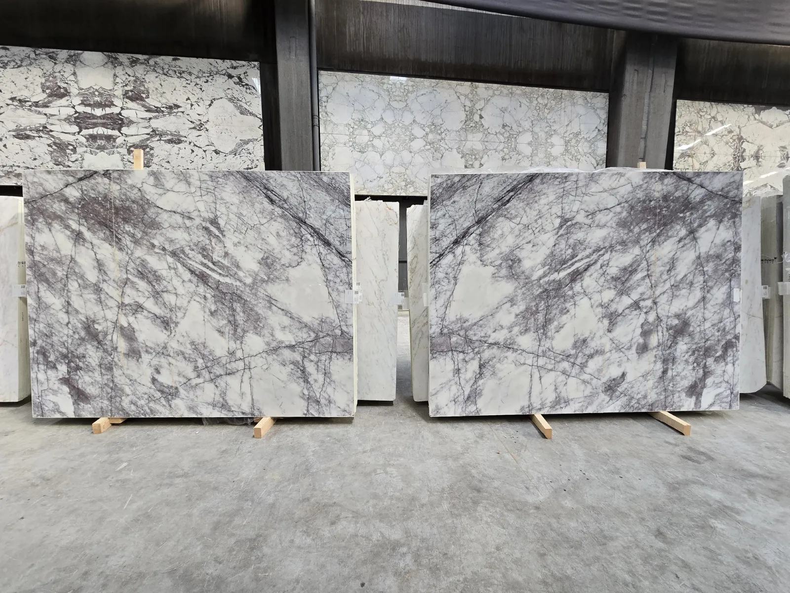 B2132 - 2 CM Lilac Polished