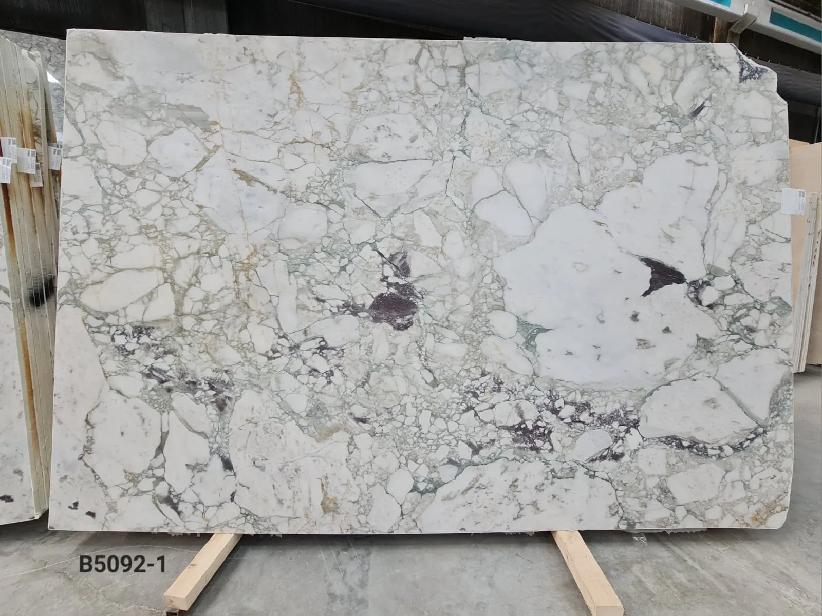 B5092 - 2 CM Calacatta Green Honed