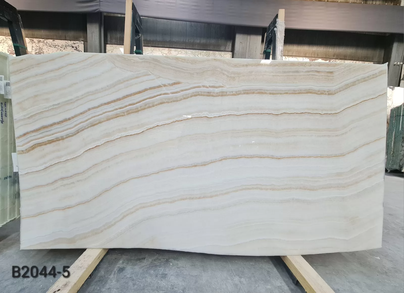 B2044 - 2CM WHITE ONYX POLISHED