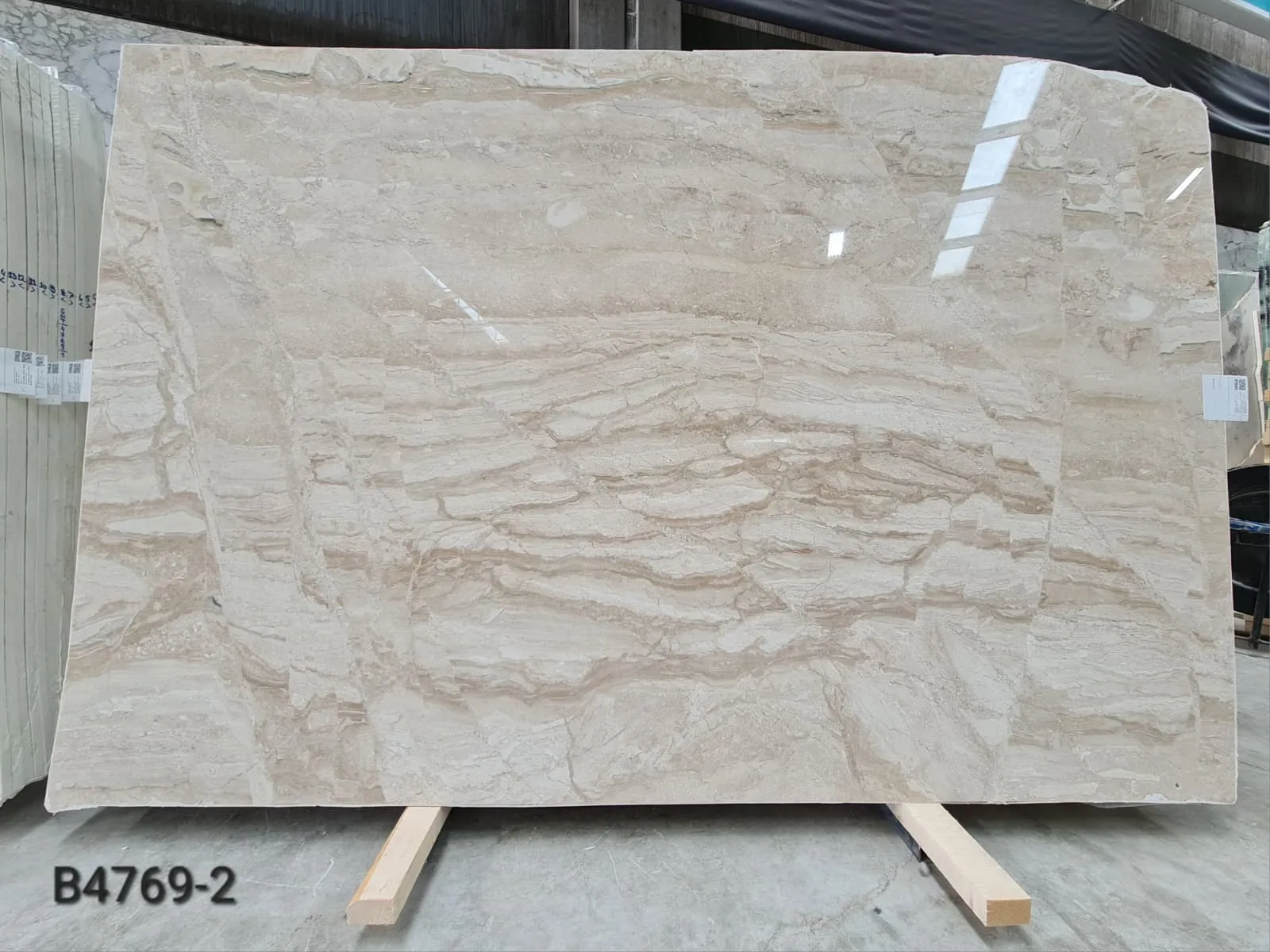 B4769 - 2 CM Diana Royal Polished