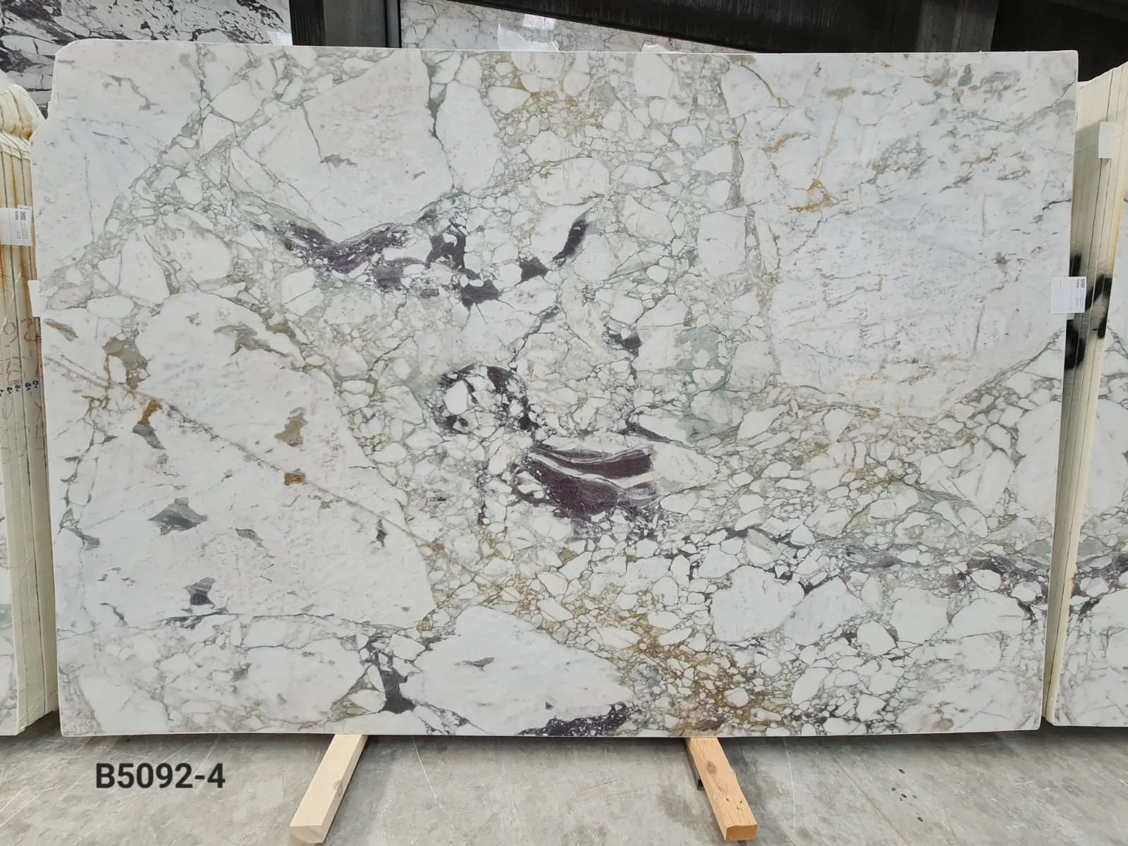 B5092 - 2 CM Calacatta Green Honed