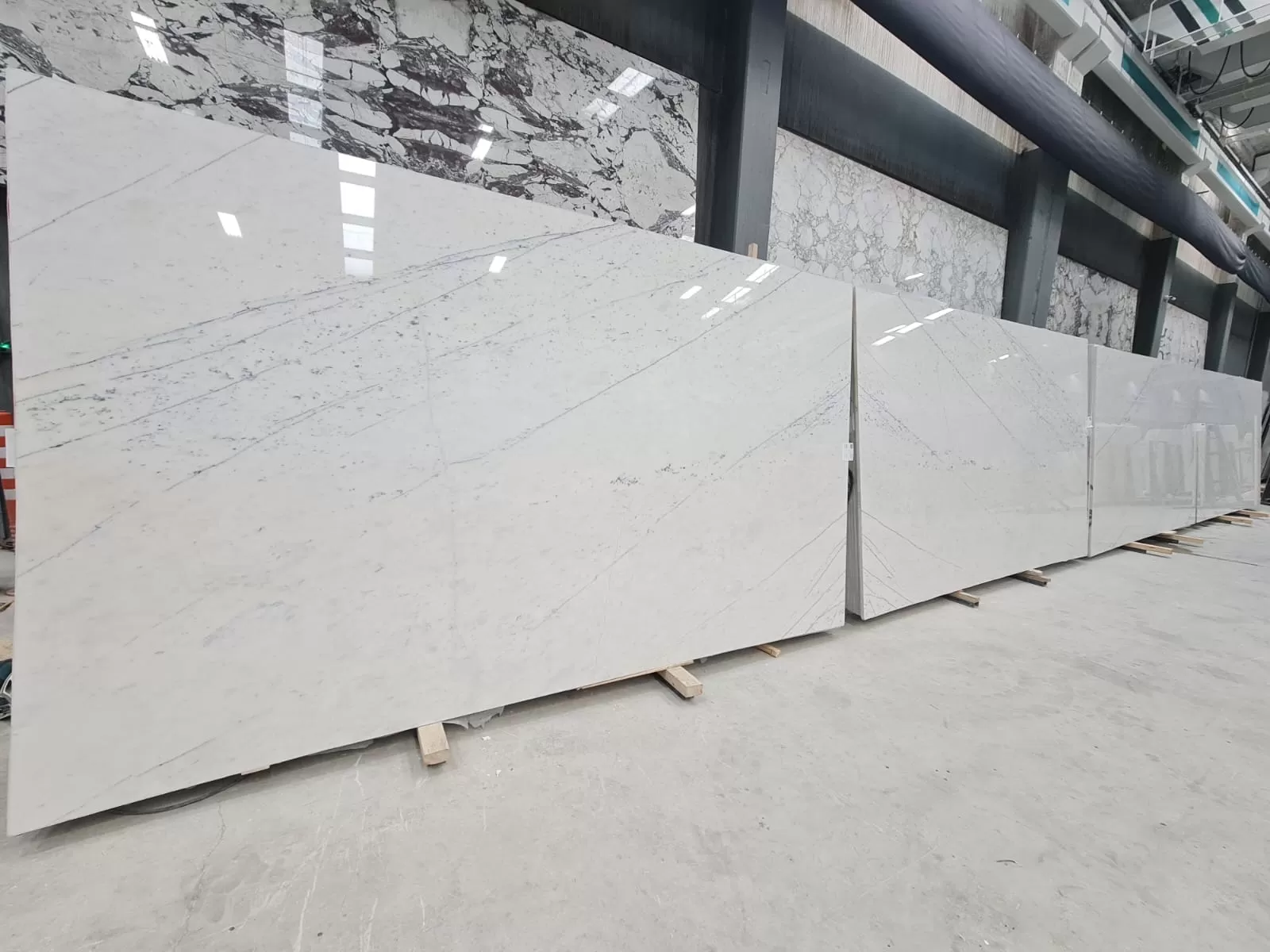 B1660 - 2 CM New York Polished