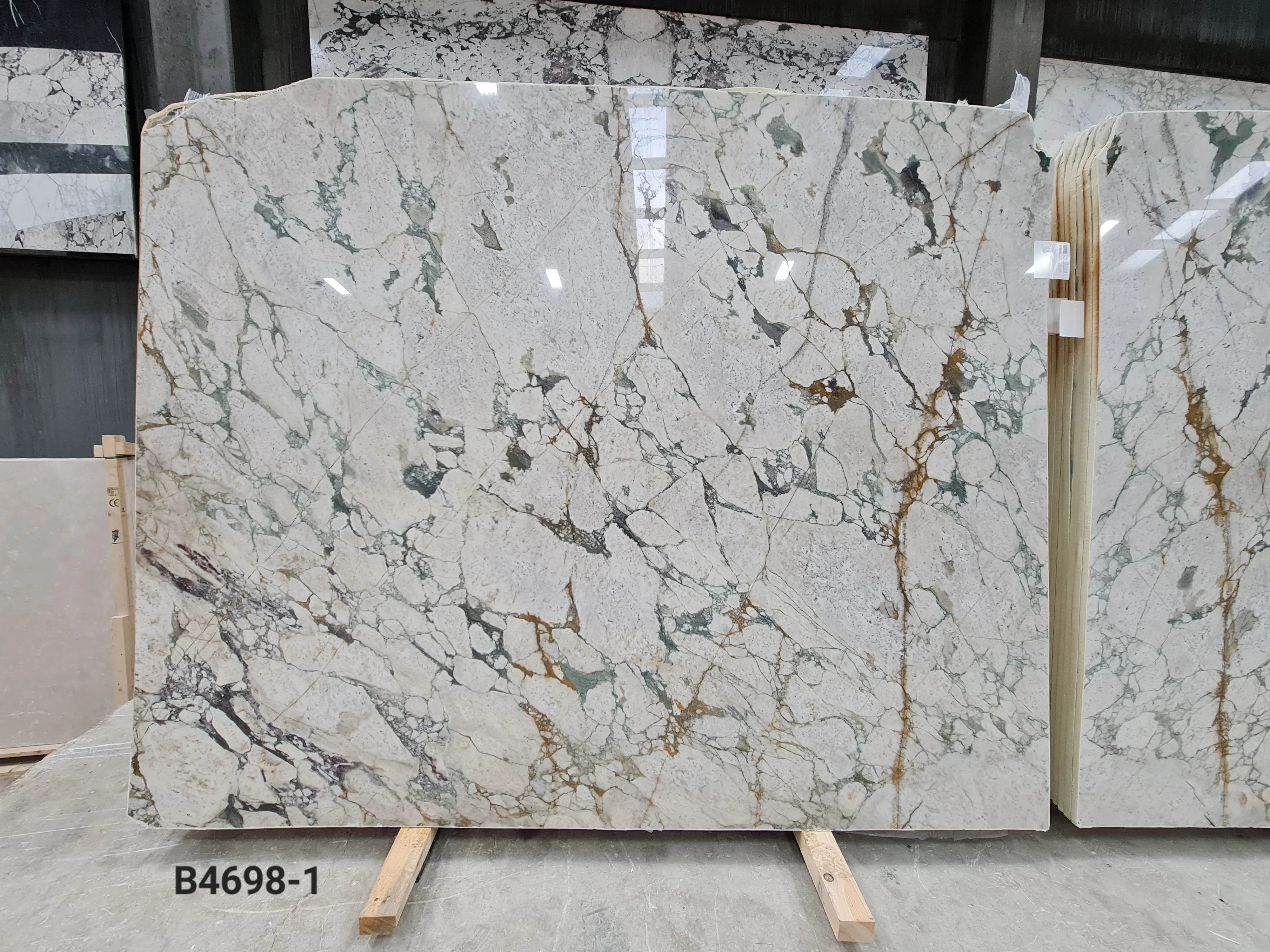 B4698 - 2 CM Calacatta Green Polished