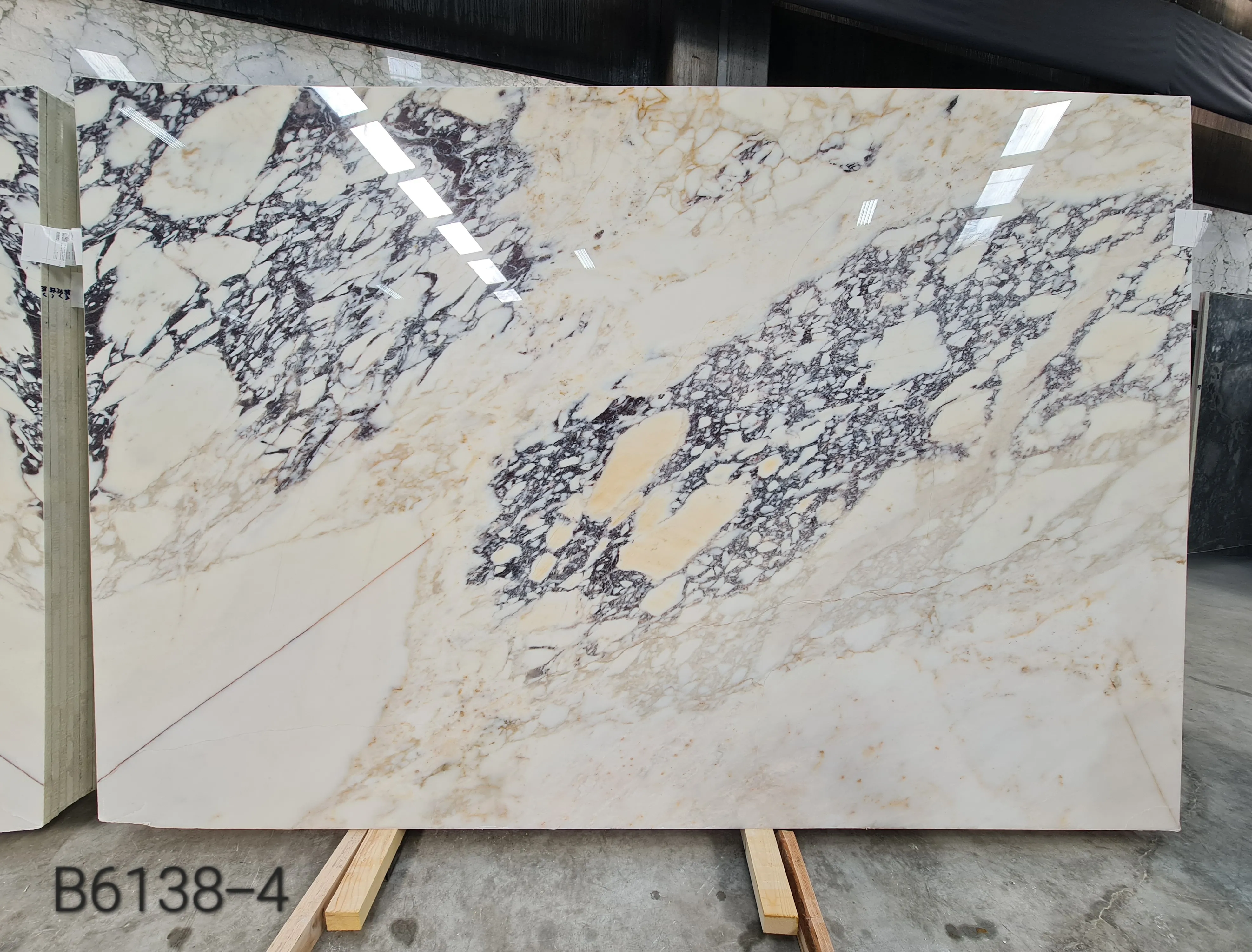 B6138 - 2 CM Afyon Sugar Violet Polished