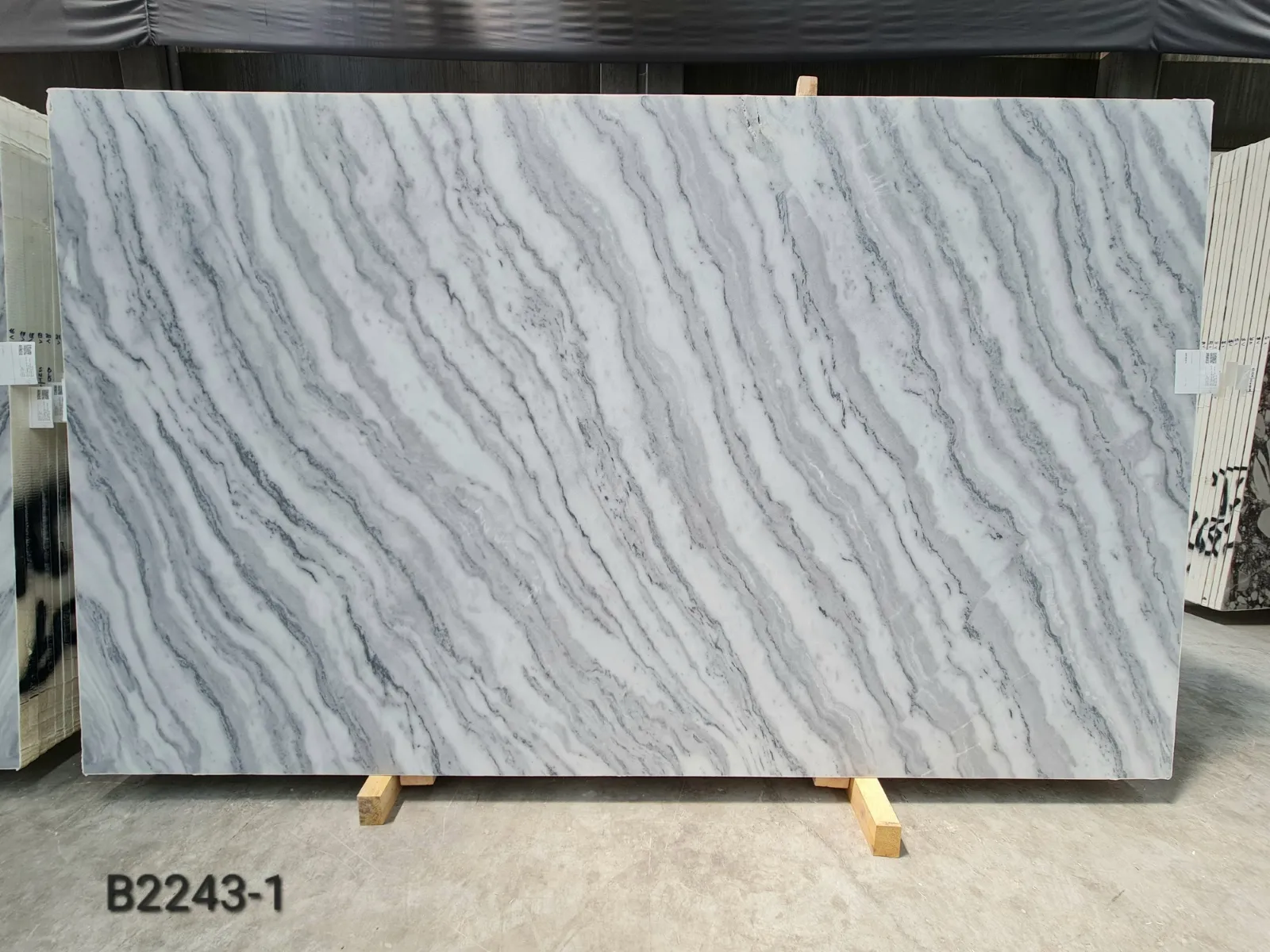 B2243 - 2 CM Fusion White Honed