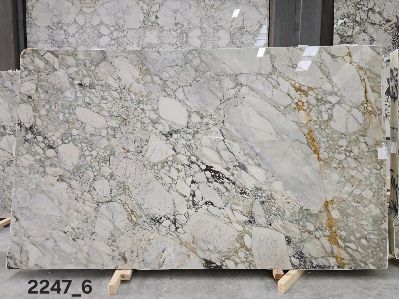 B2247 - 2 CM Calacatta Green Polished