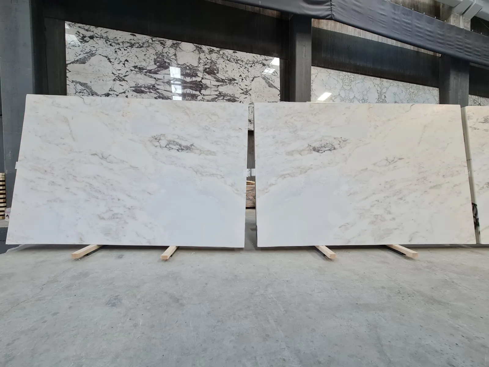 B4679 - 2 CM Afyon Sugar Violet Honed