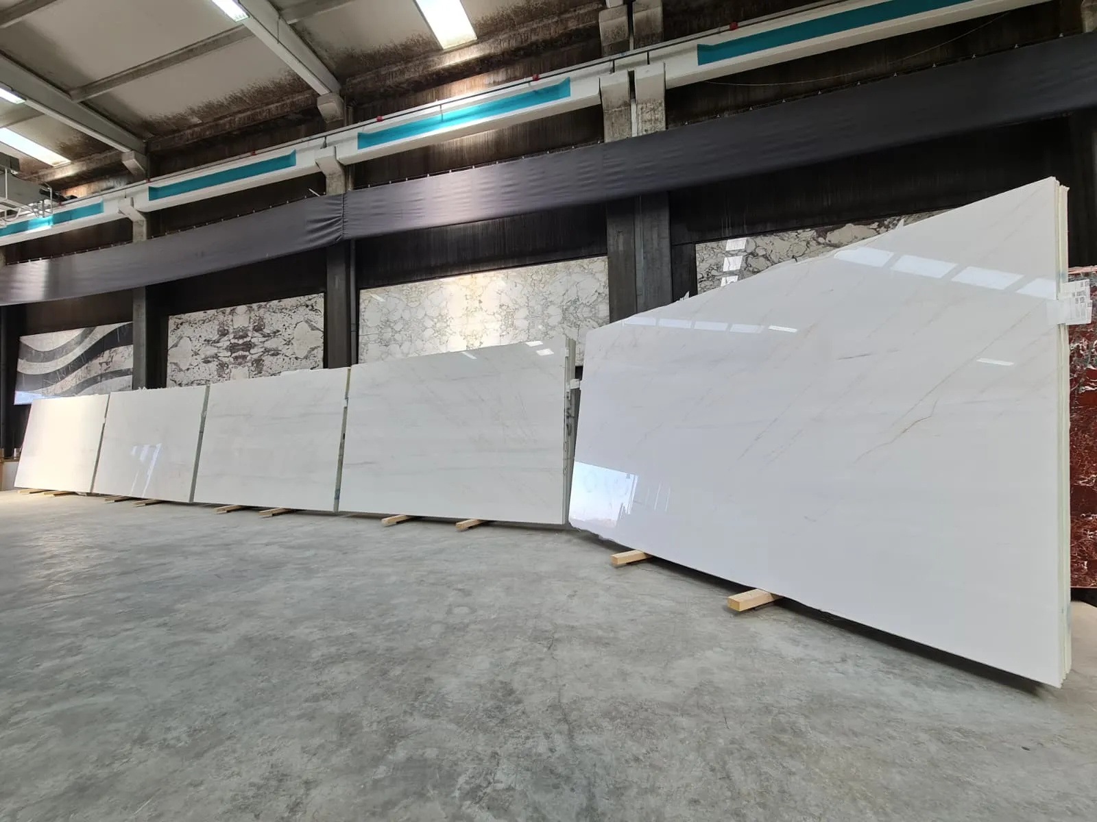 B6159 - 2 CM Golden Spider Dolomite Polished