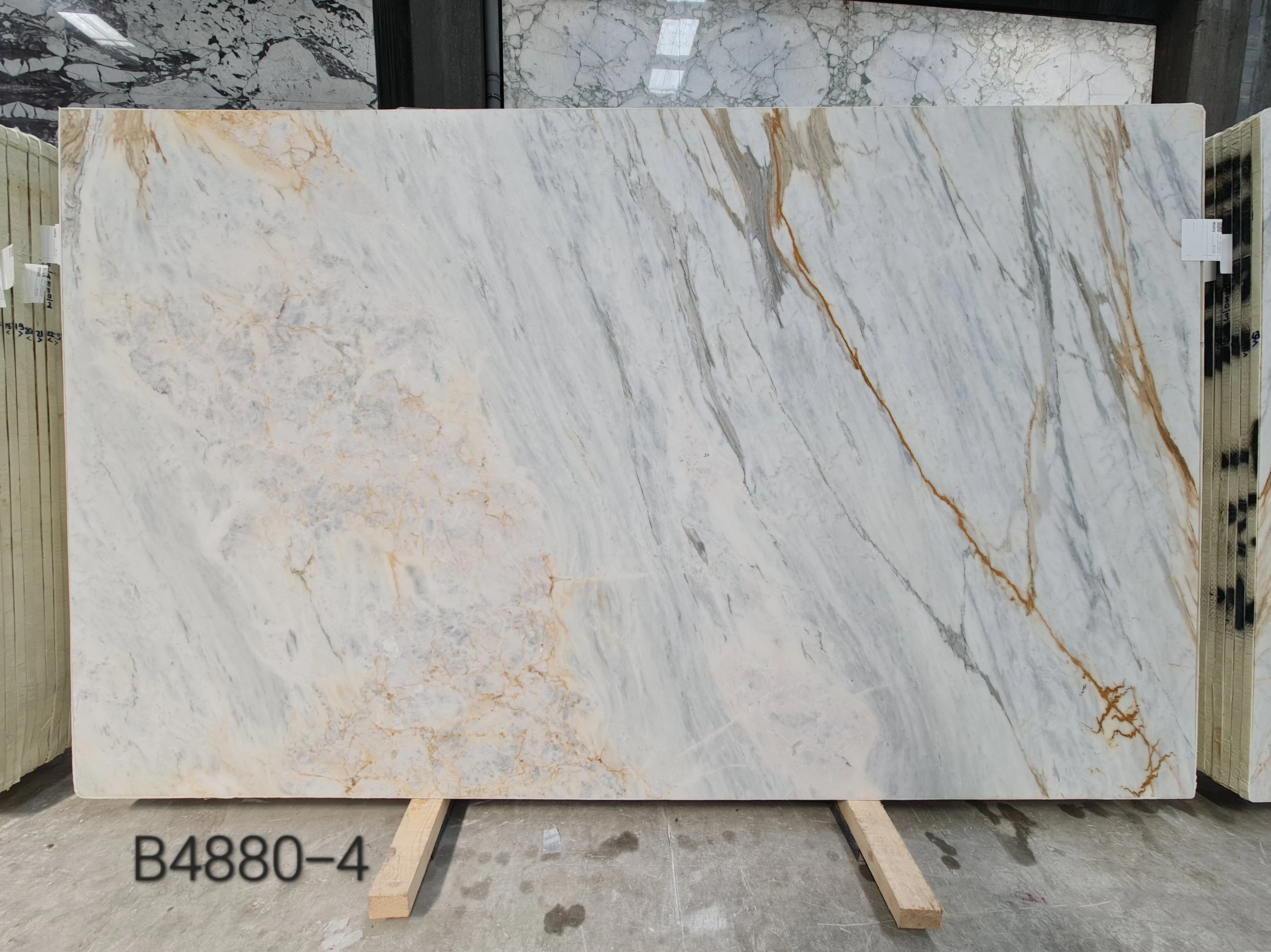 B4880 - 2 CM Calacatta Gold Honed