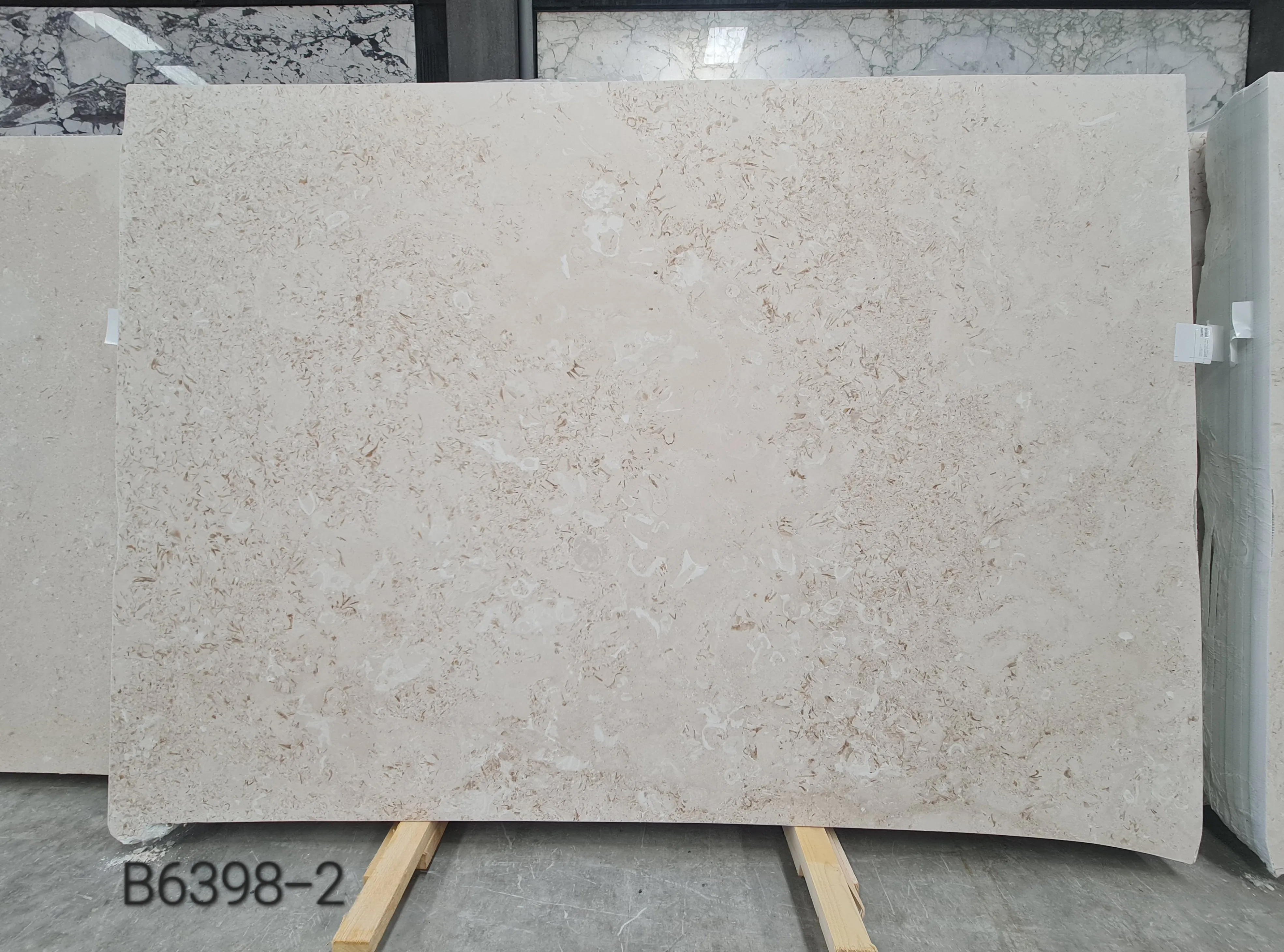 B6398 - 2 CM Myra Honed