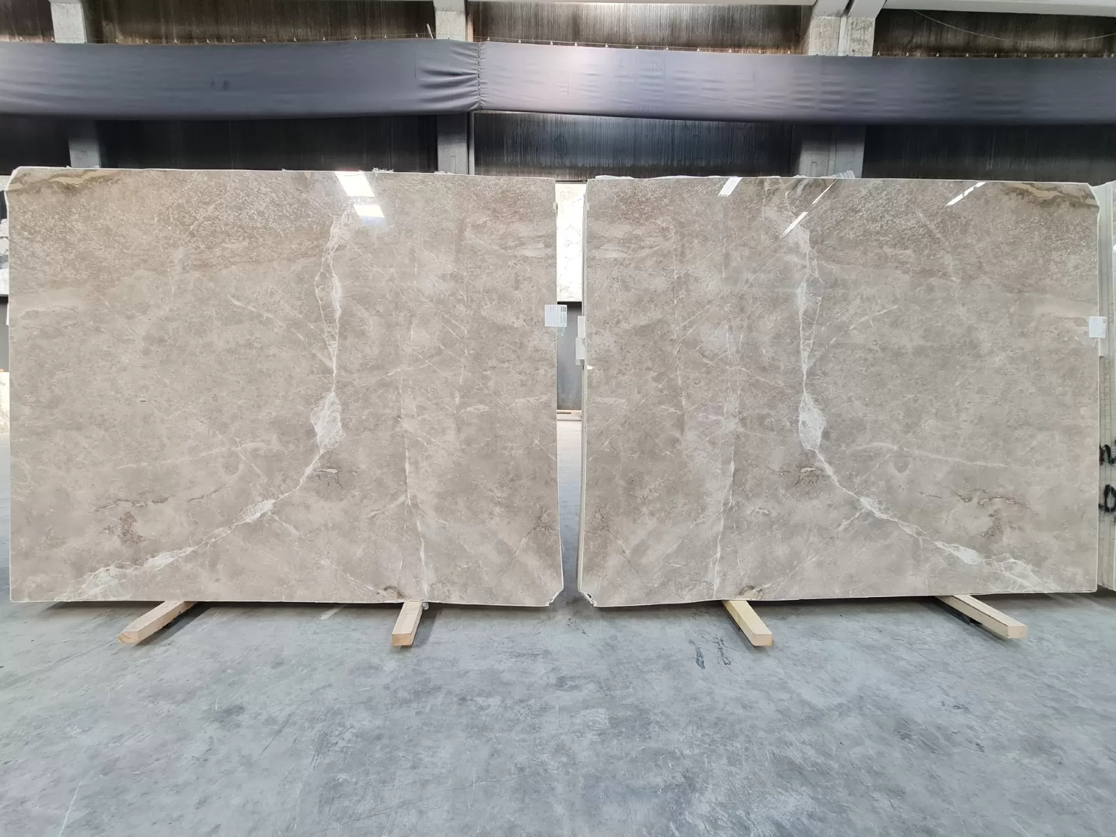 B2122 - 2 CM Karaman Grey Polished