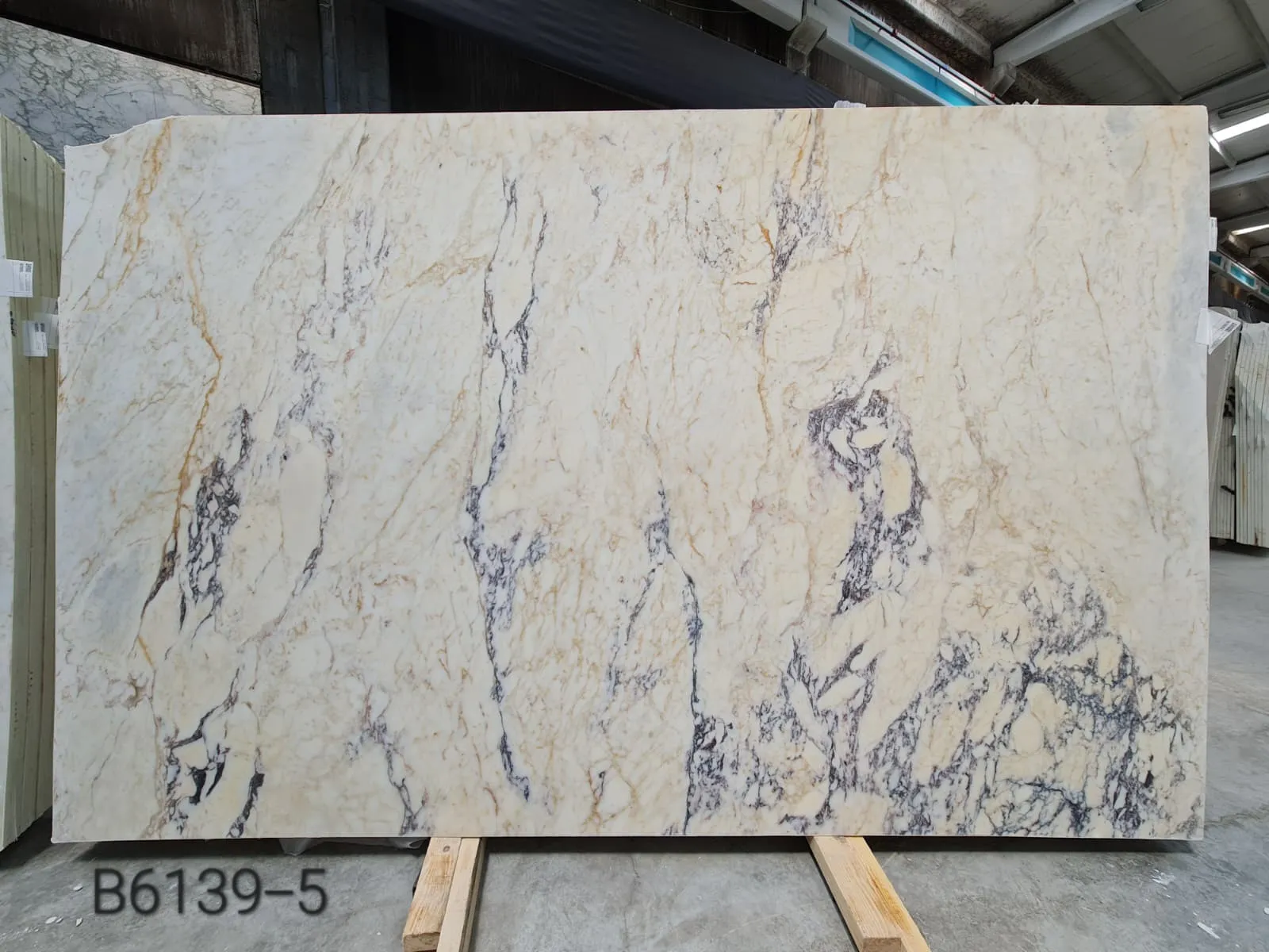 B6139 - 2 CM Afyon Sugar Violet Honed