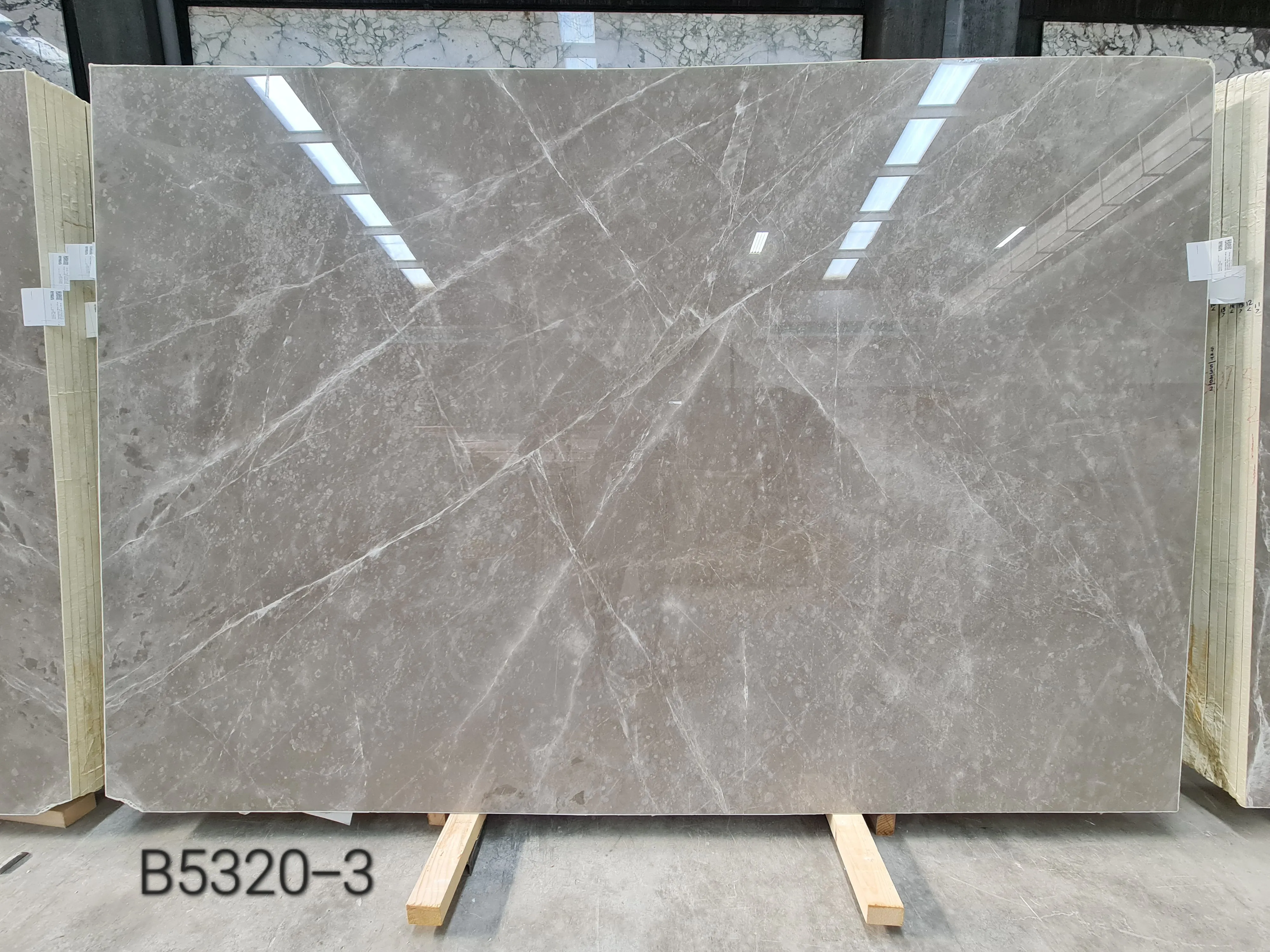 B5320 - 2 CM Tempus Grey Polished