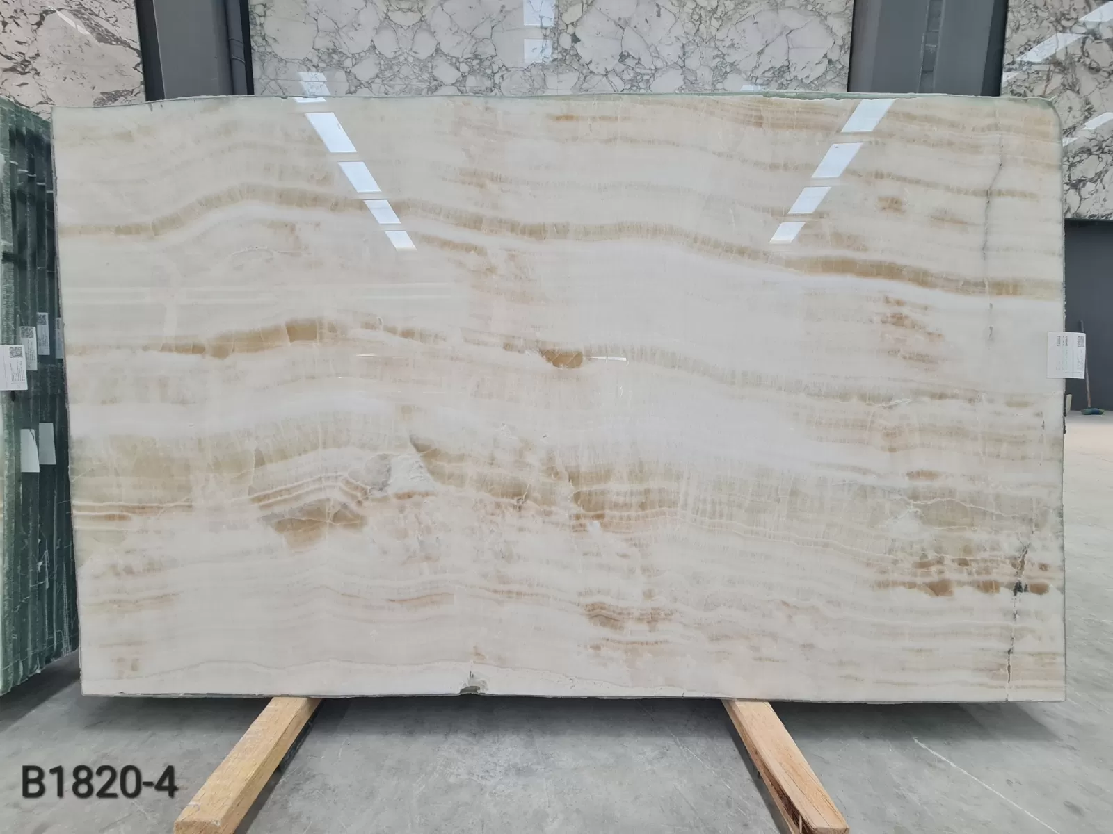 B1820 - 2CM WHITE ONYX POLISHED
