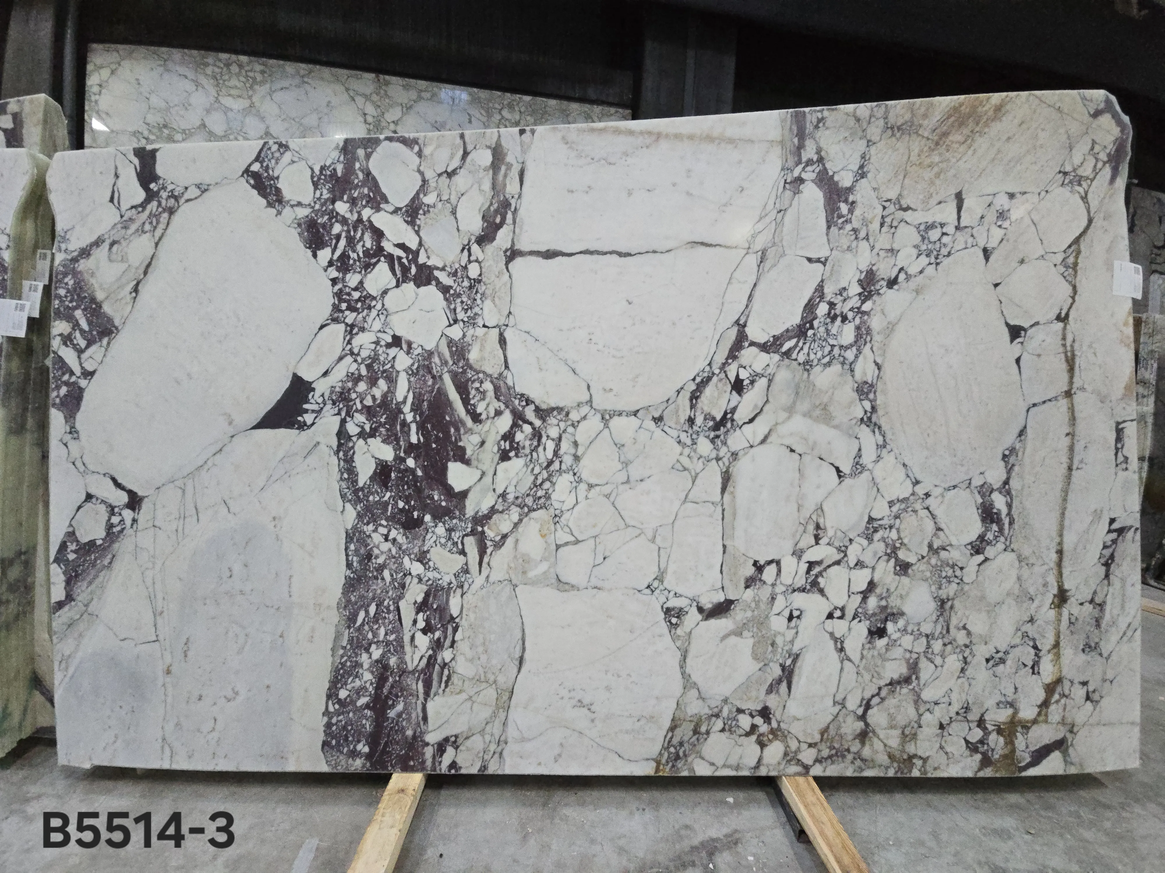 B5514 - 2 CM Calacatta Viola Honed