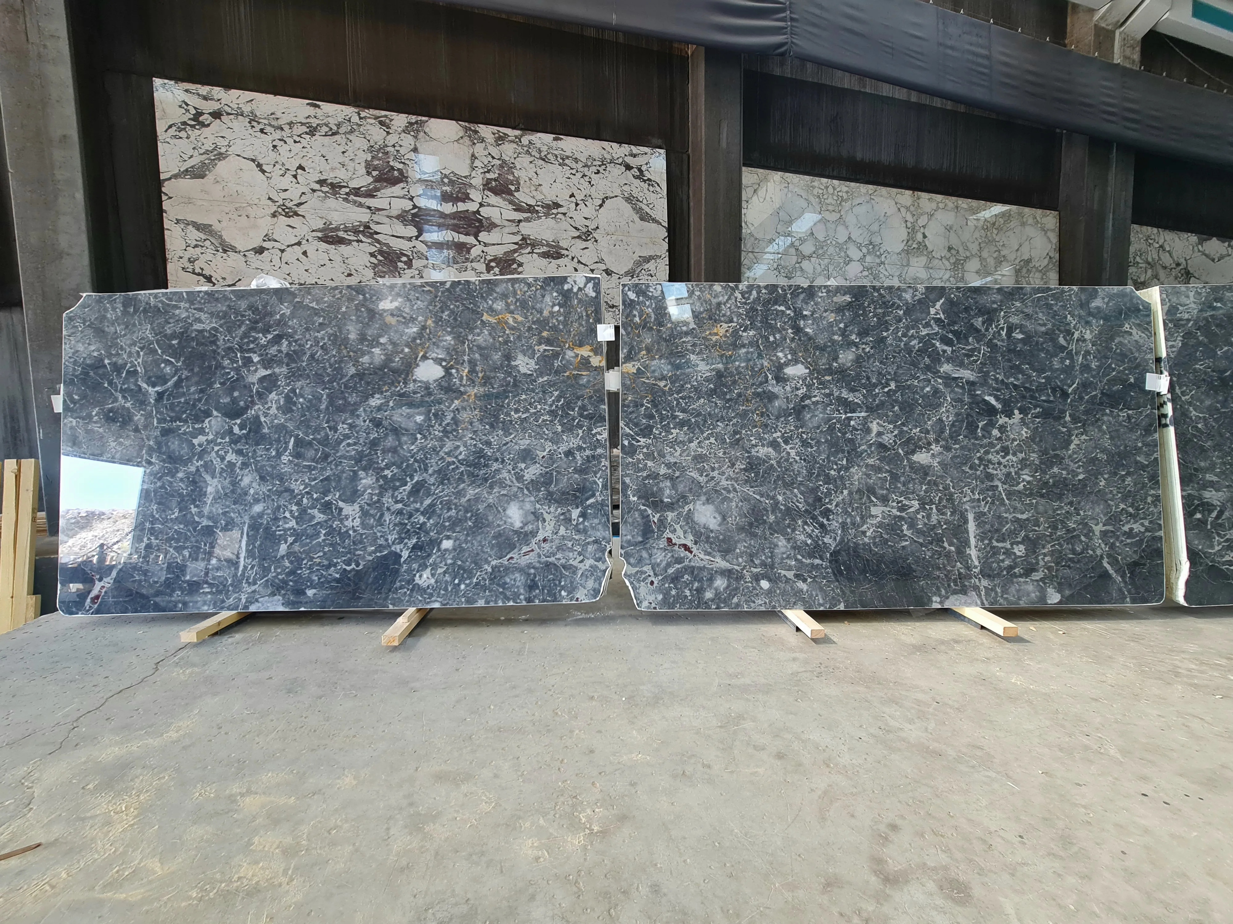 B6026 - 2 CM Jaguar Grey Polished