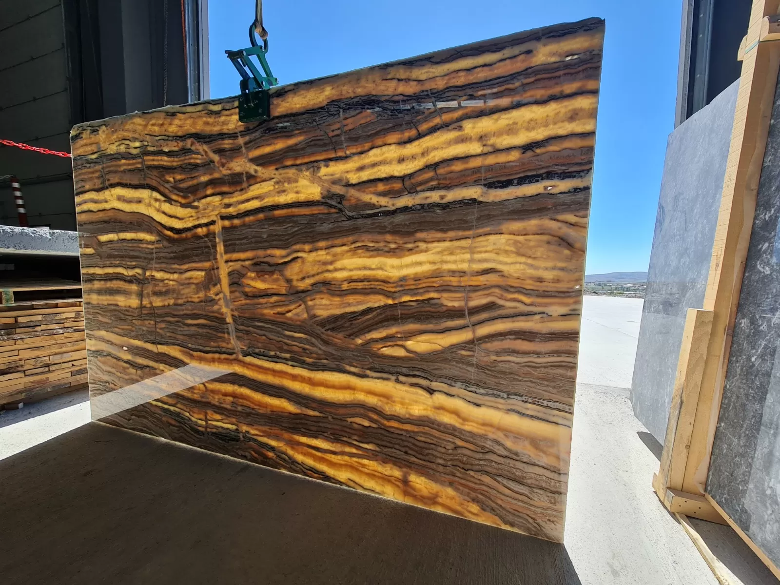 B1732 - 2 CM Jurassic Onyx Polished
