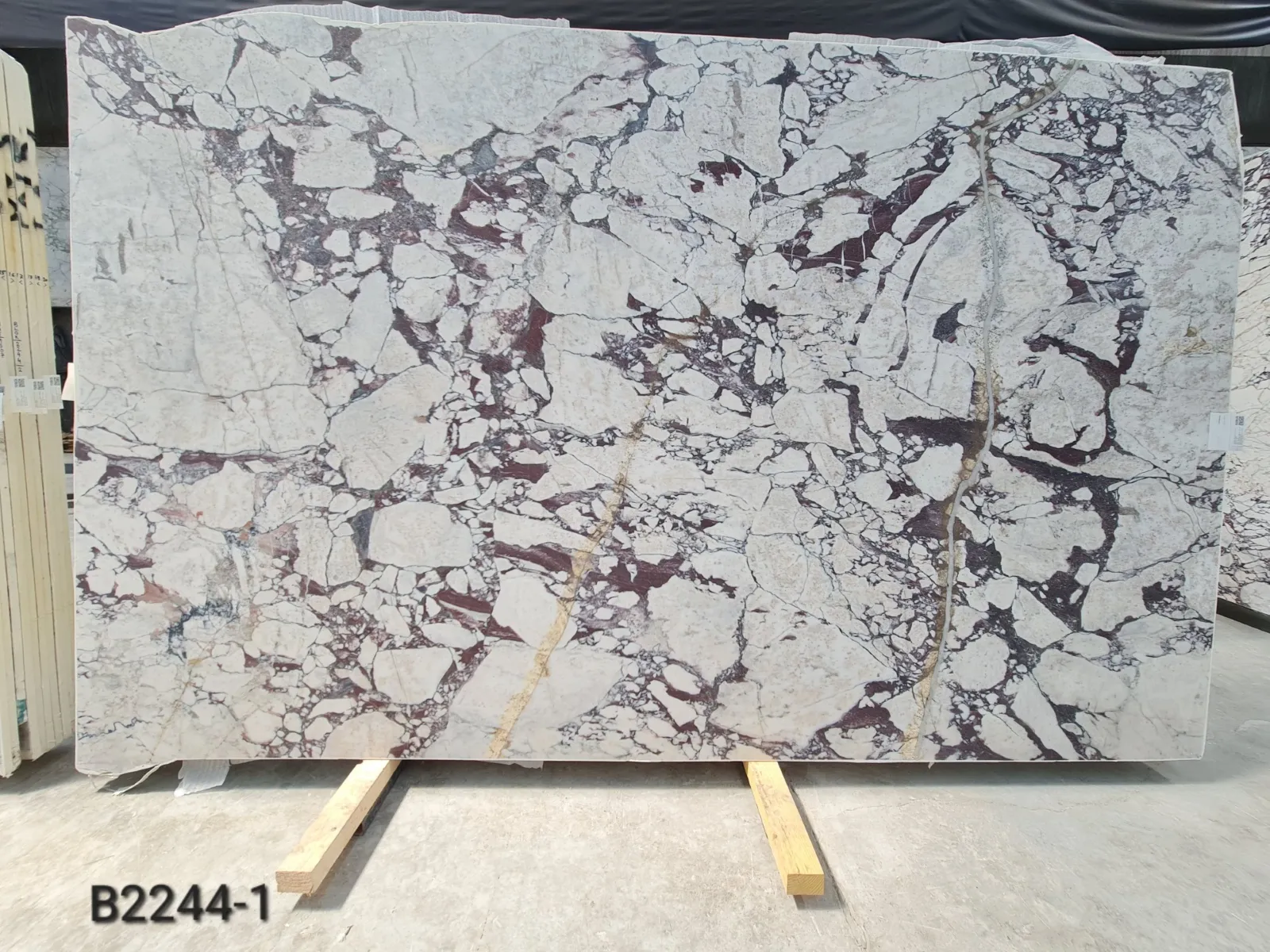 B2244 - 2 CM Calacatta Viola Honed