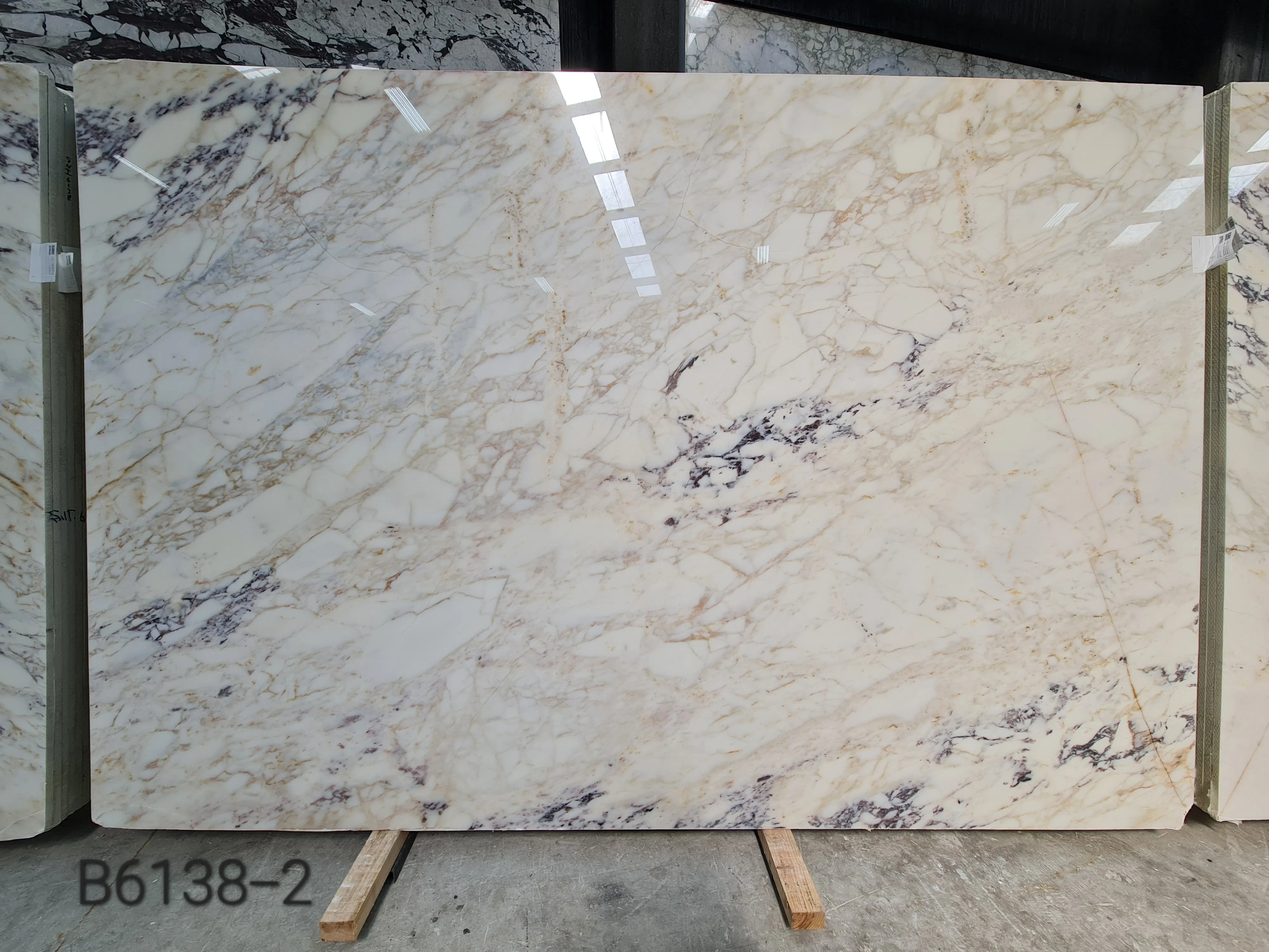 B6138 - 2 CM Afyon Sugar Violet Polished