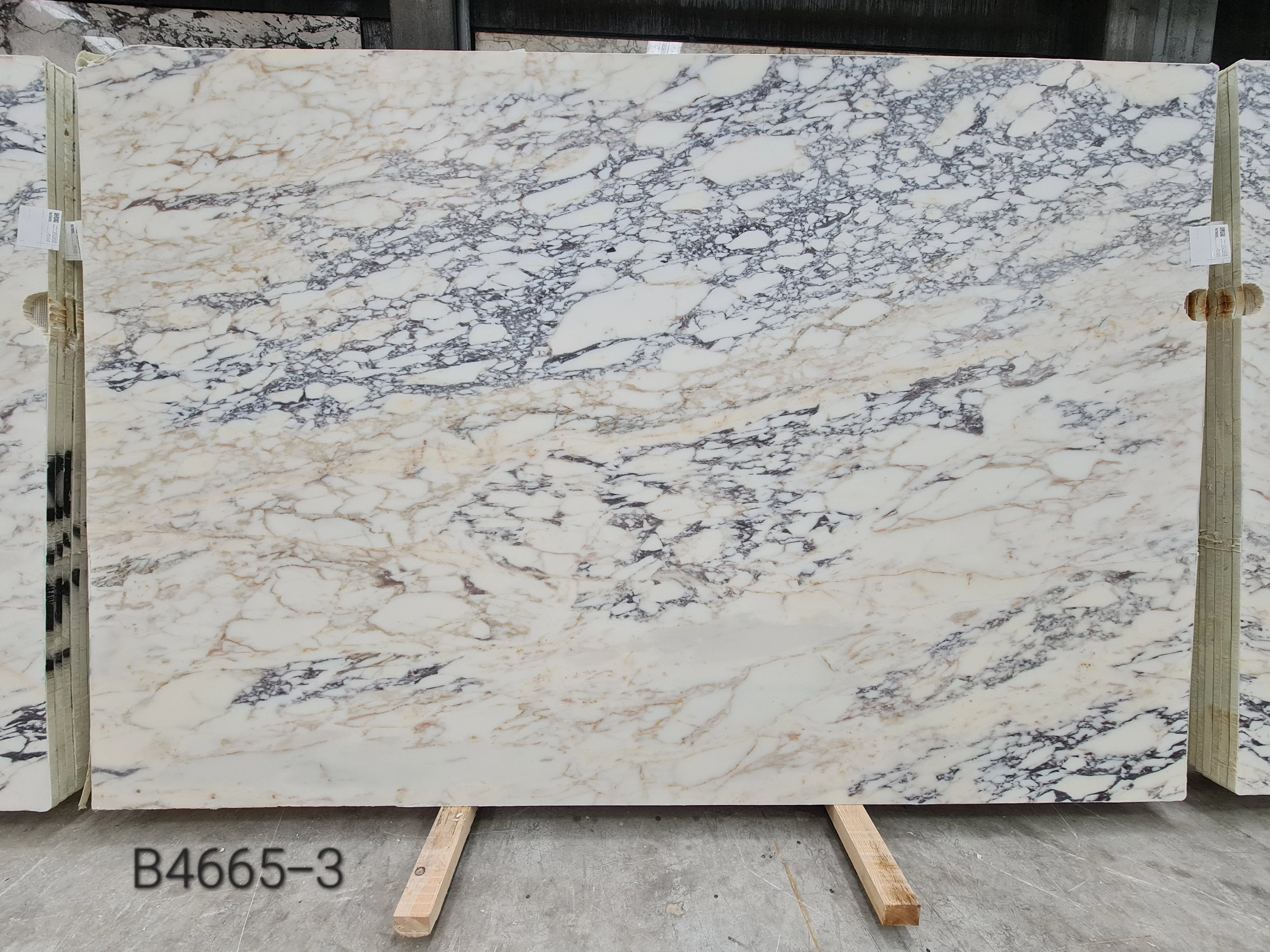 B4665 - 2 CM Afyon Sugar Violet Honed