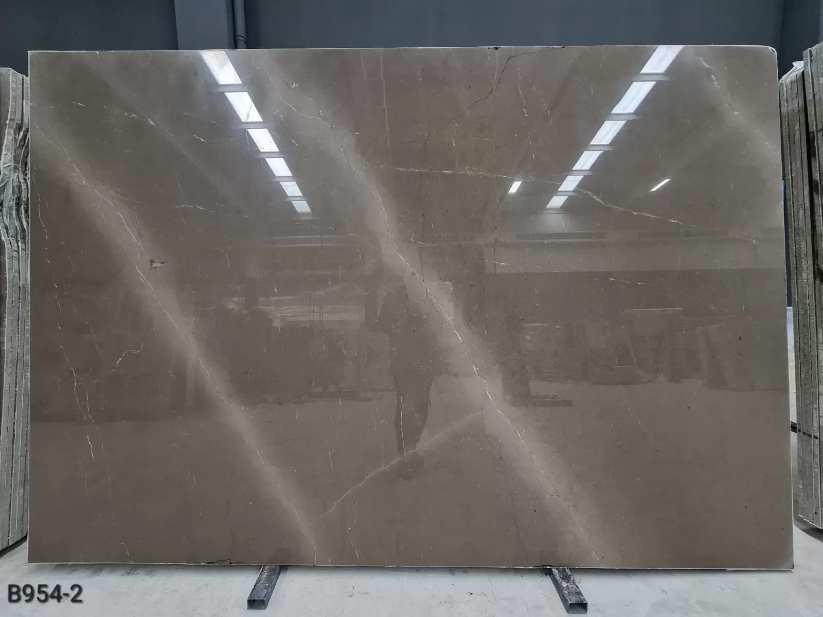 B954 - 2CM OLIVE PEARL POLISHED