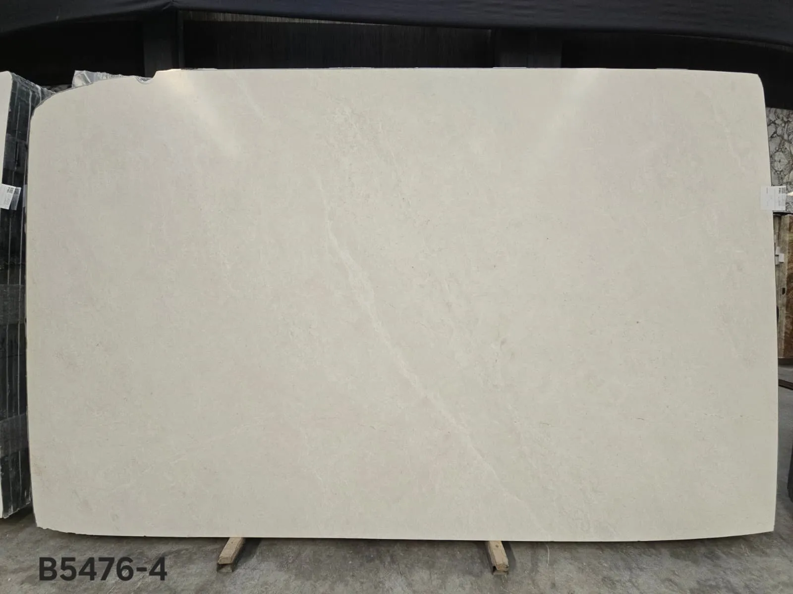 B5476 - 2 CM Snow White Honed