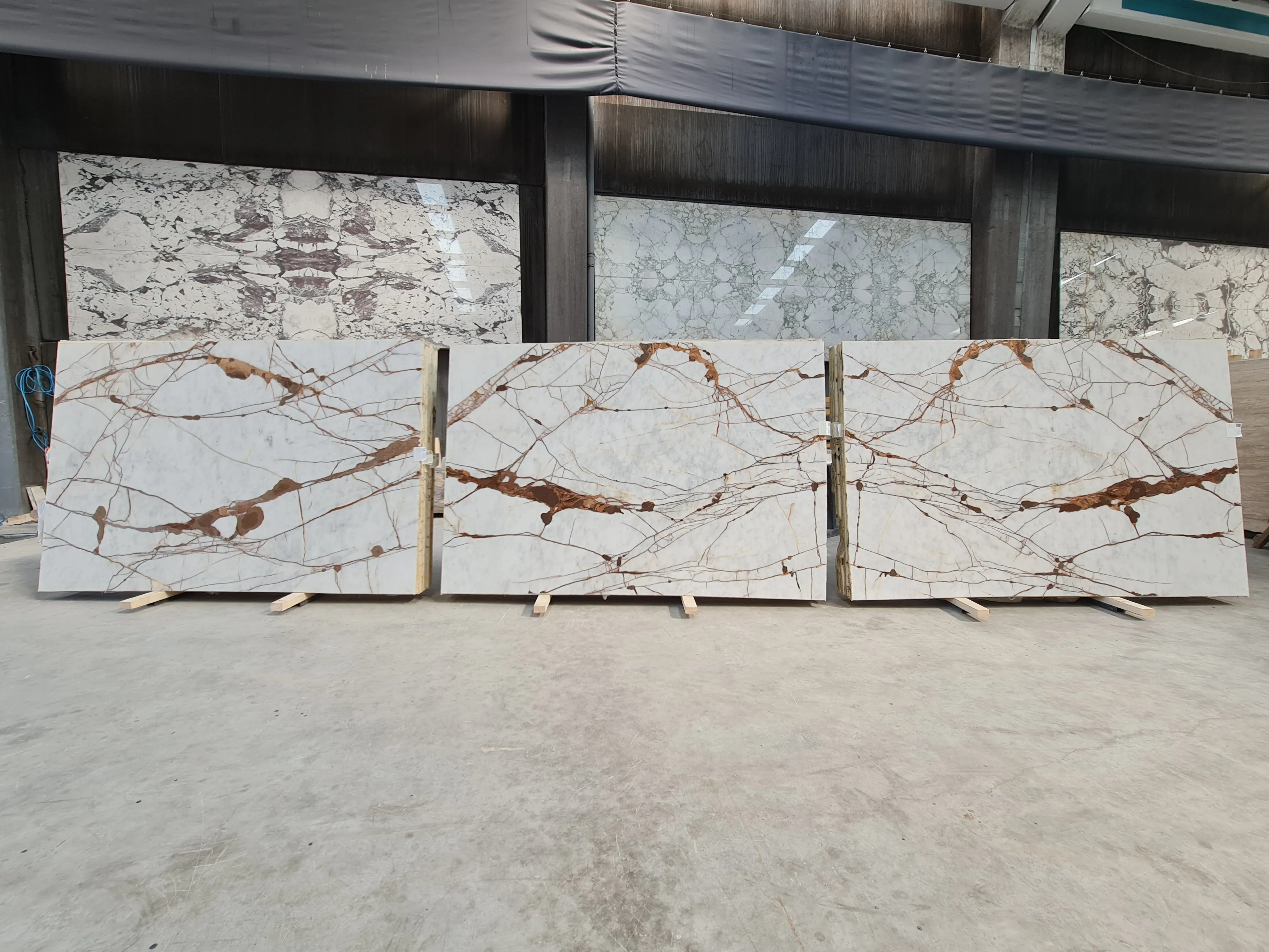 B2098 - 2 CM White River Polished
