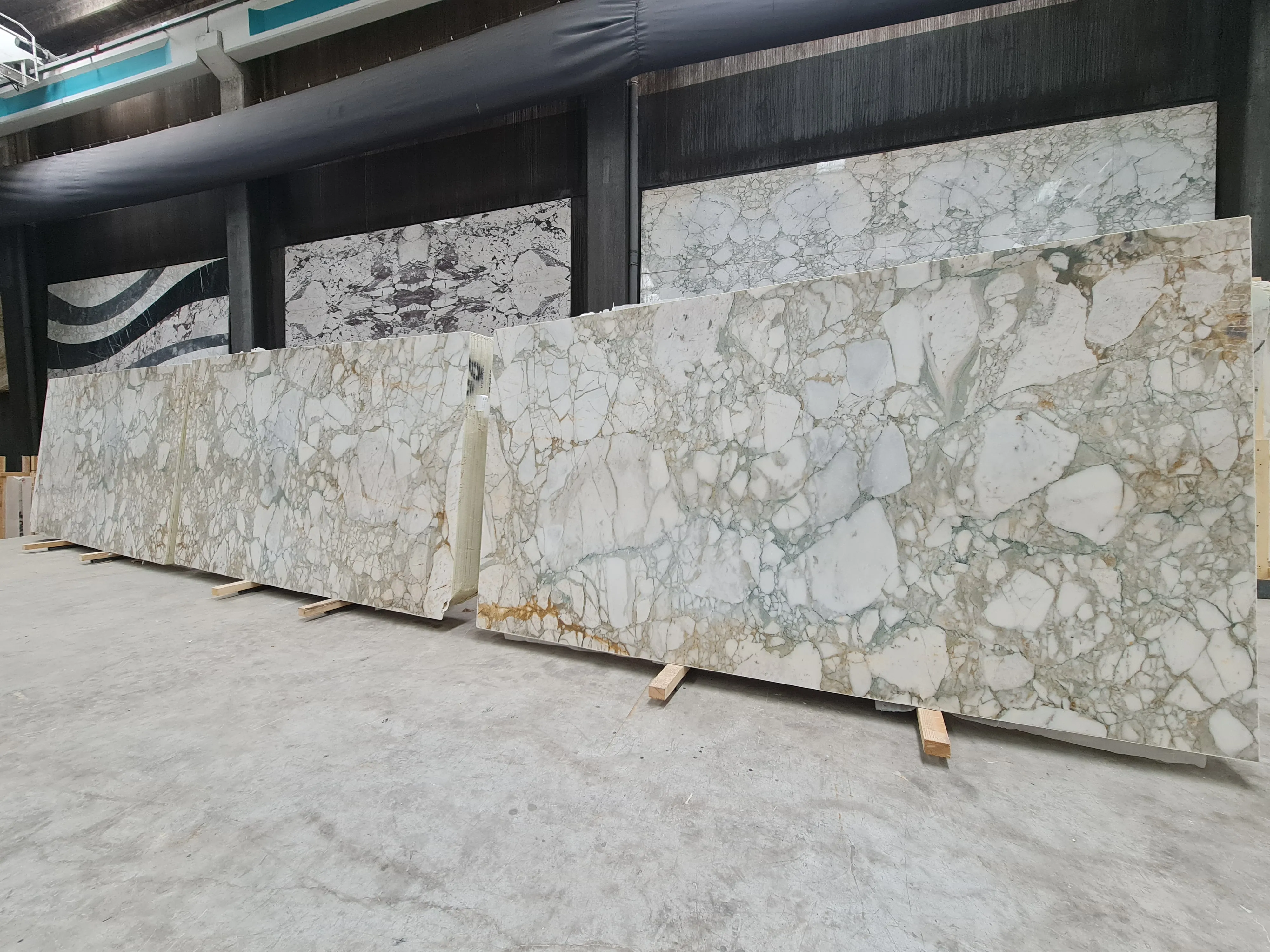 B5088 - 2 CM Calacatta Green Honed