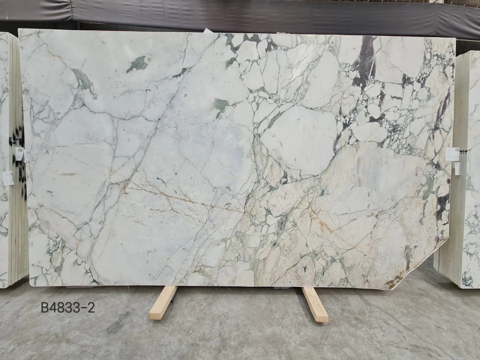 B4833 - 2 CM Calacatta Viola Honed