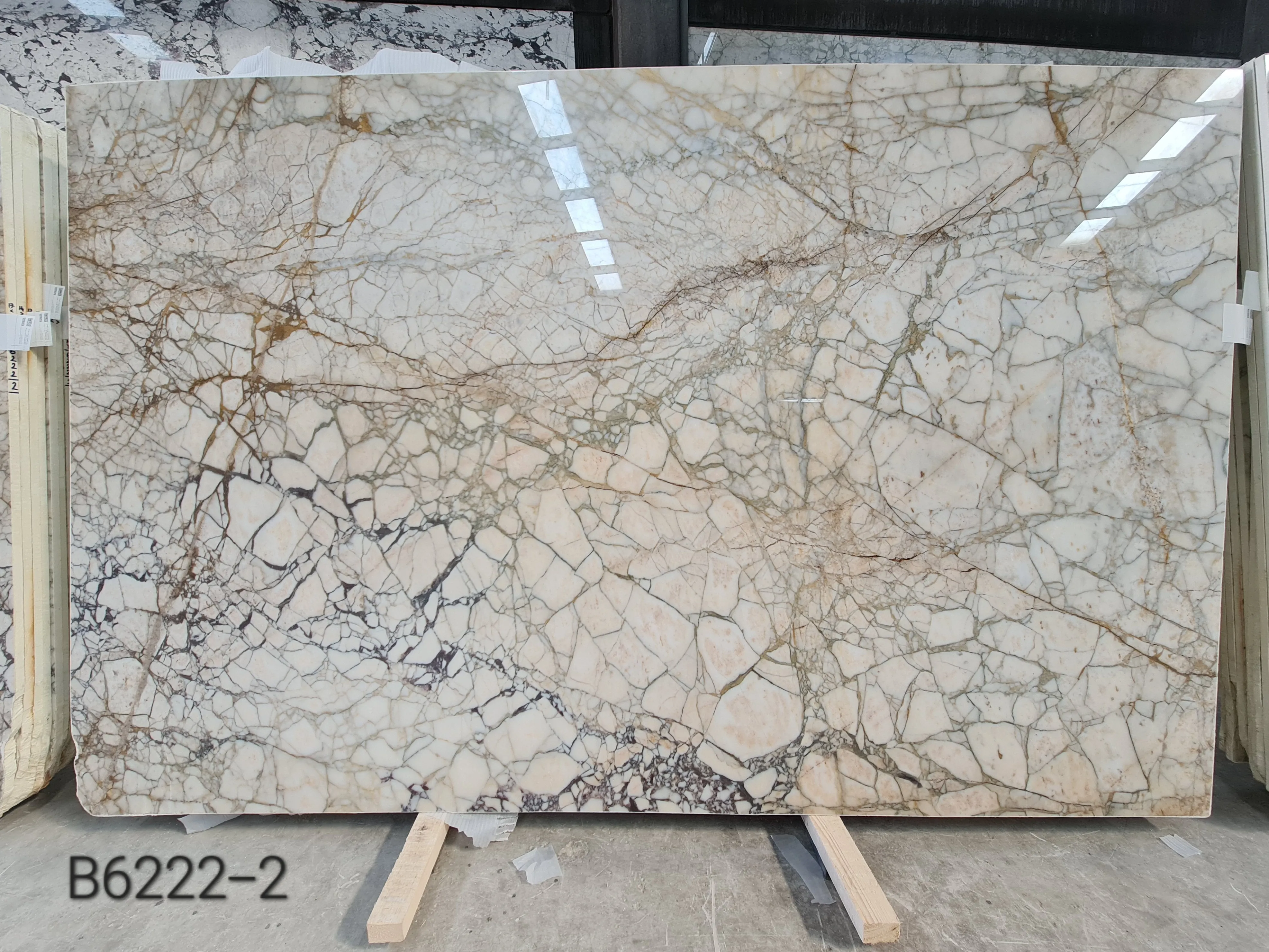 B6222 - 2 CM Calacatta Venato Gold Polished