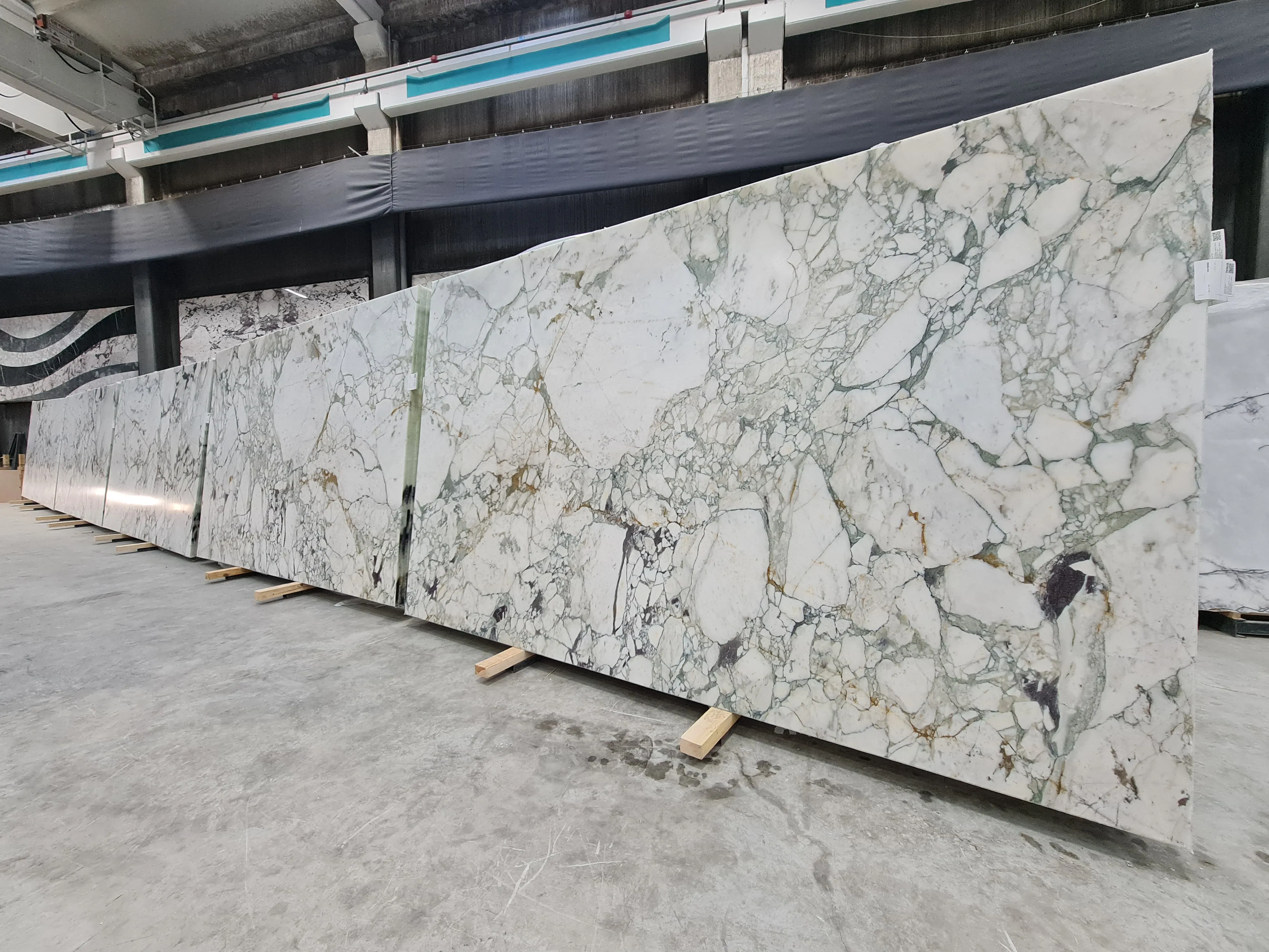 B5441 - 2 CM Calacatta Green Honed