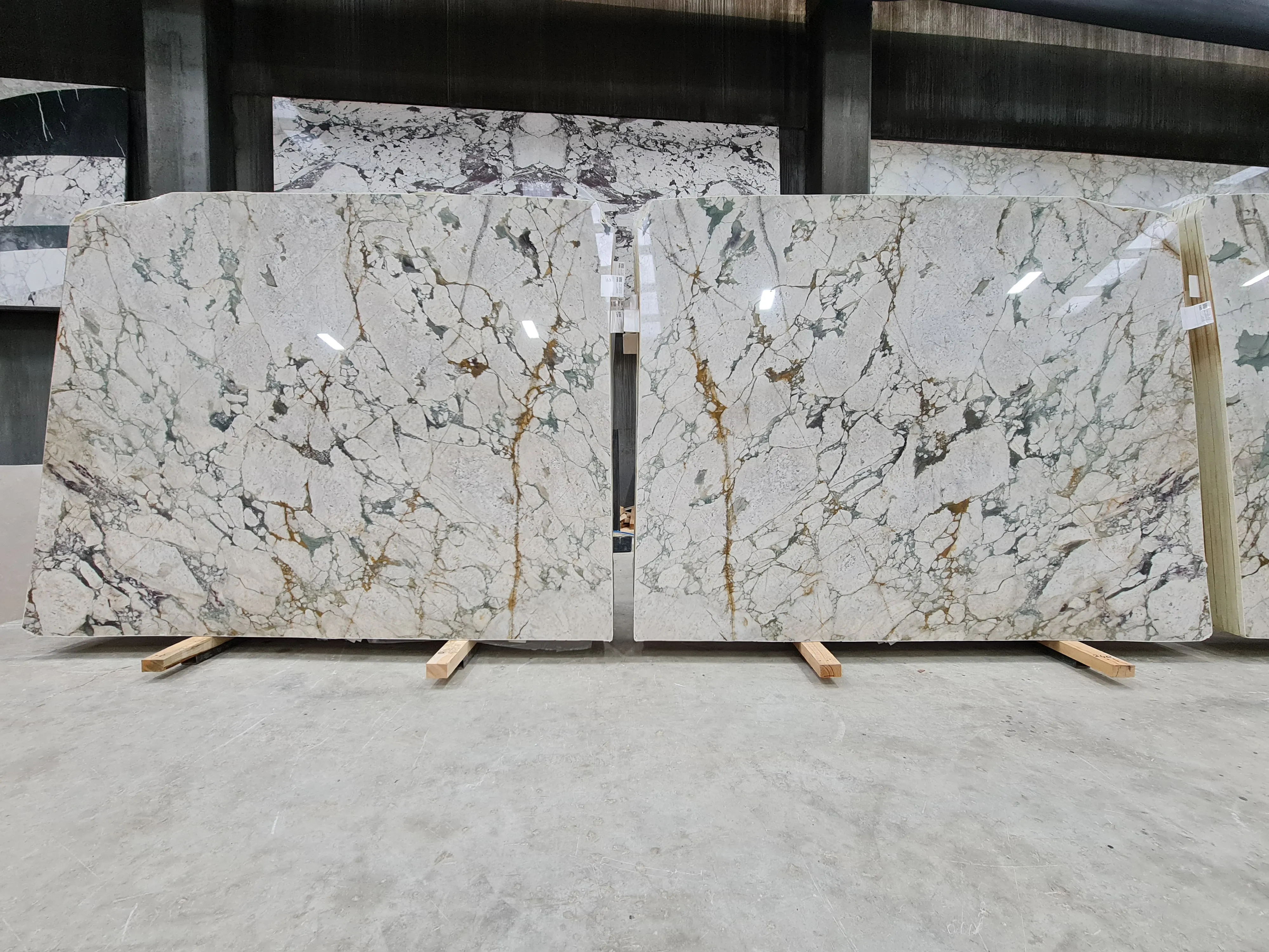 B4698 - 2 CM Calacatta Green Polished