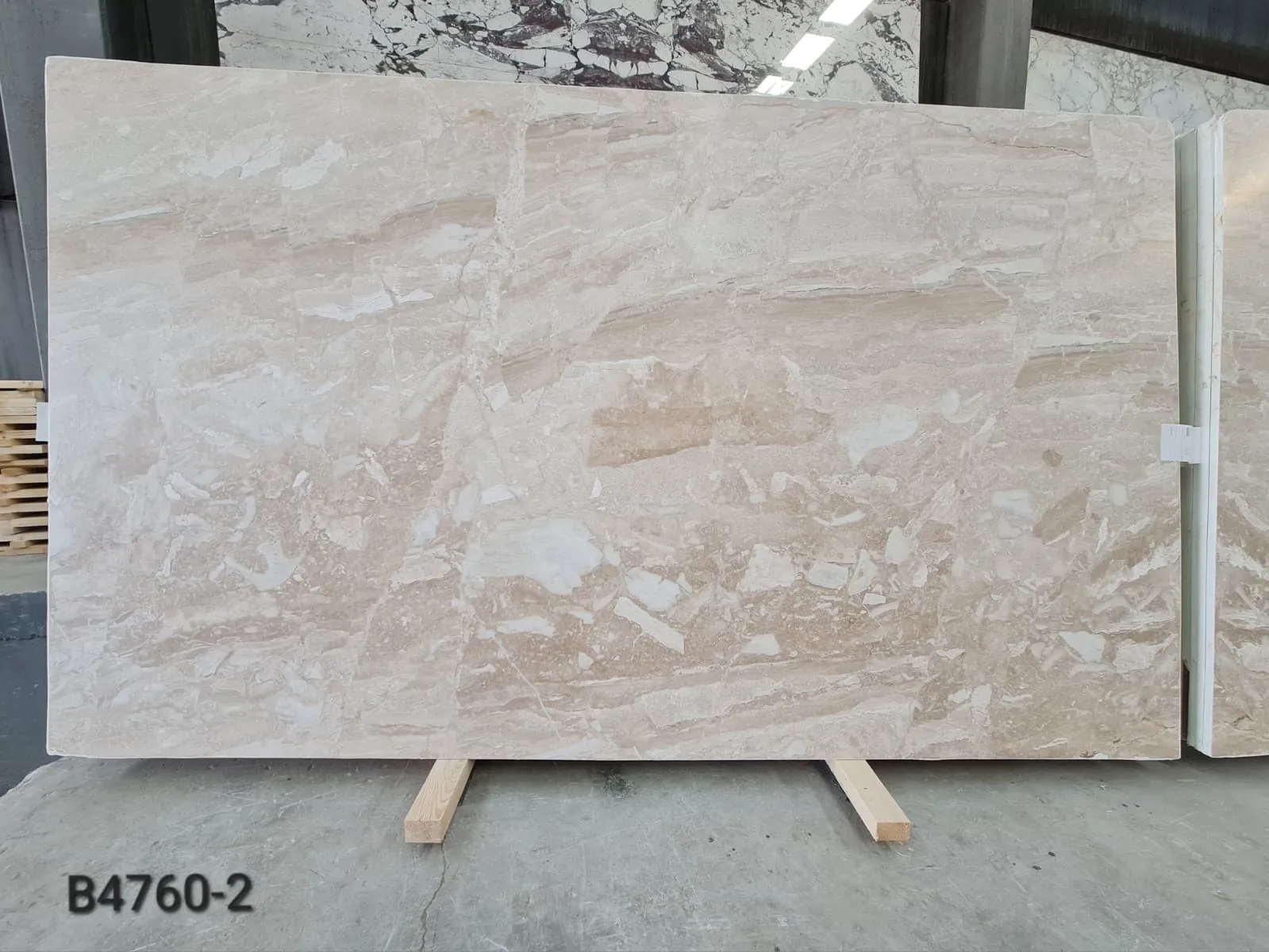 B4760 - 2 CM Diana Royal Honed
