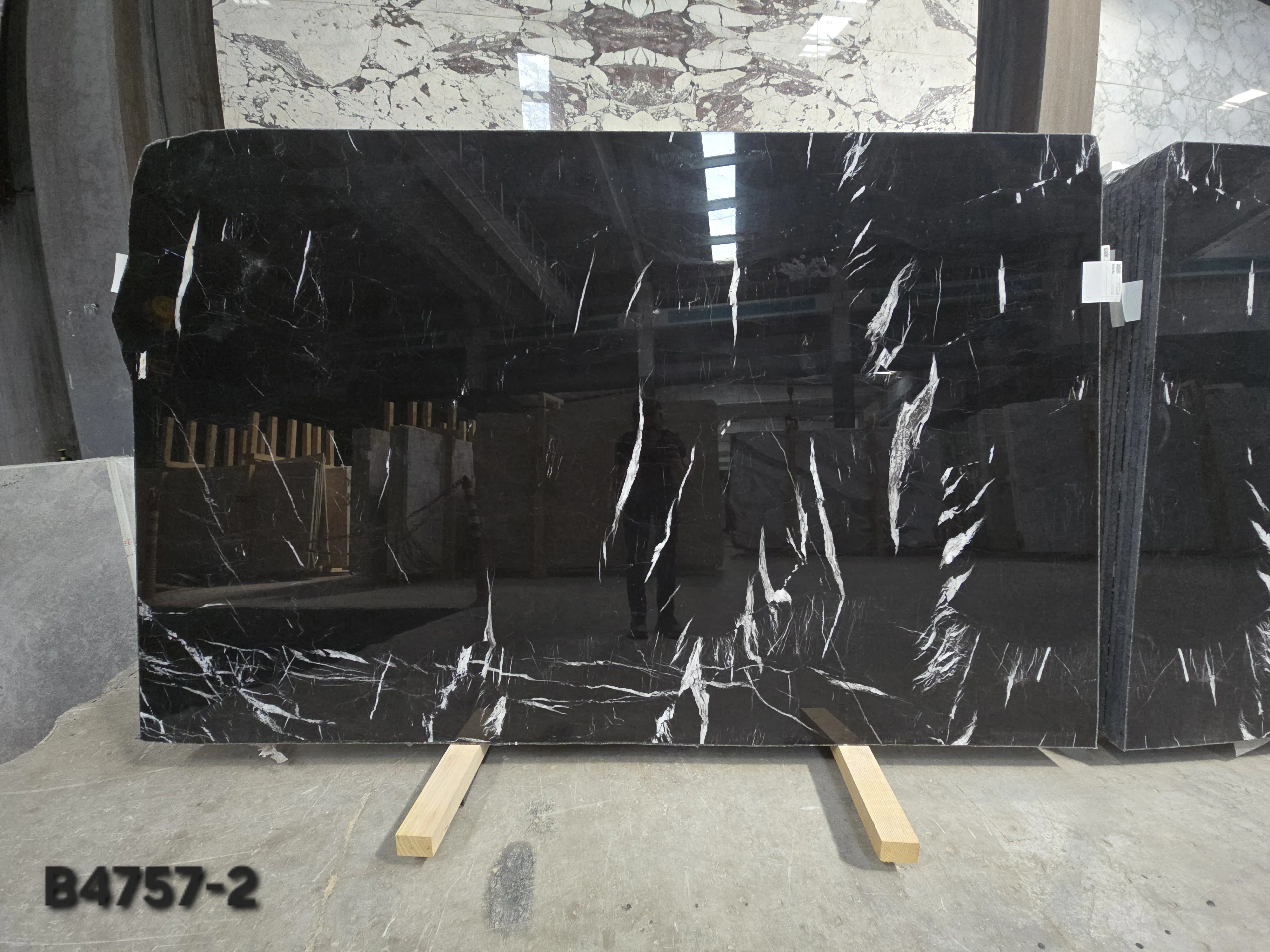 B4757 - 2 CM Alexandrette Black Polished