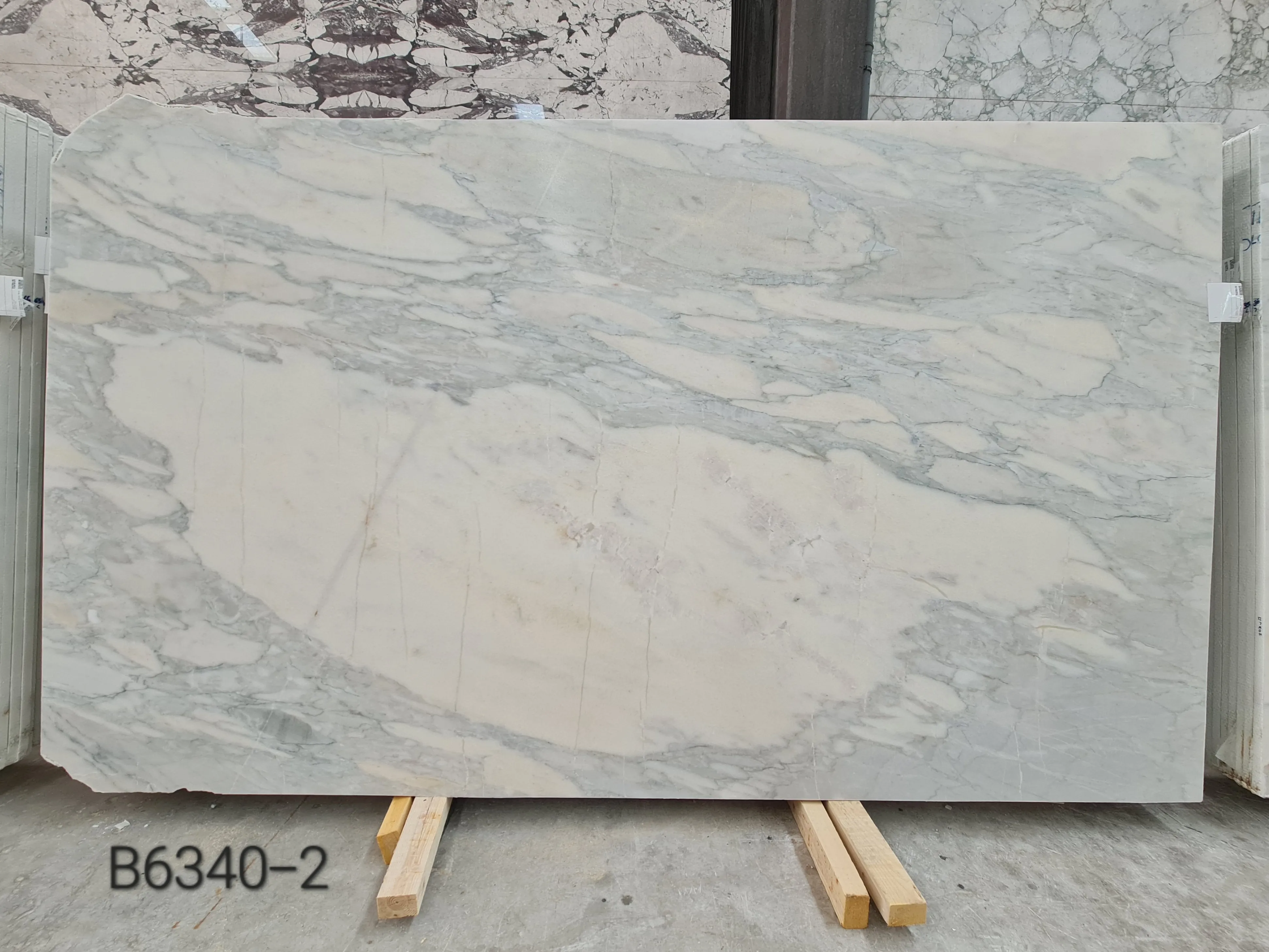 B6340 - 2 CM Arabescato Oyster Honed