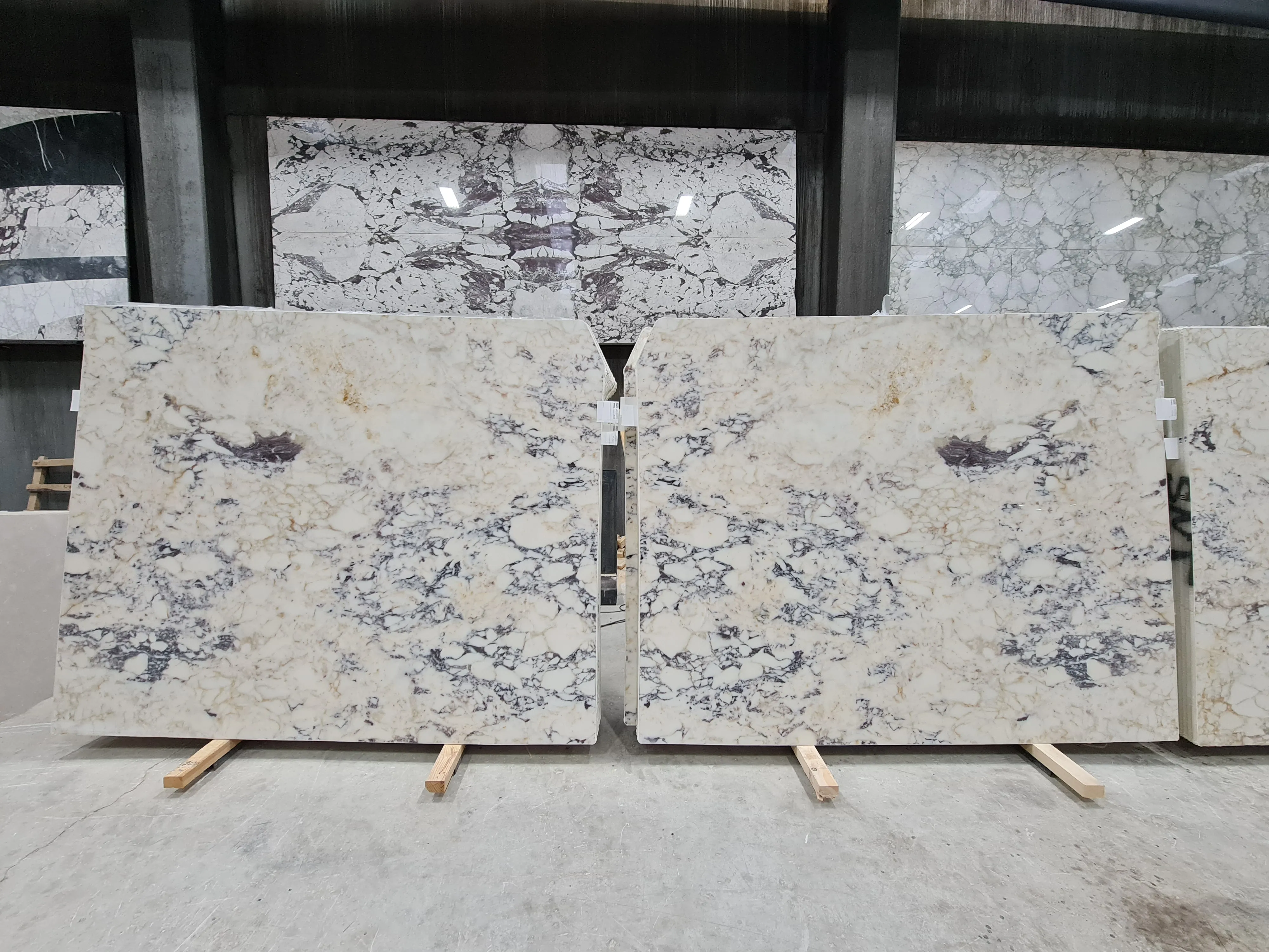 B4902 - 2 CM Afyon Violet Polished