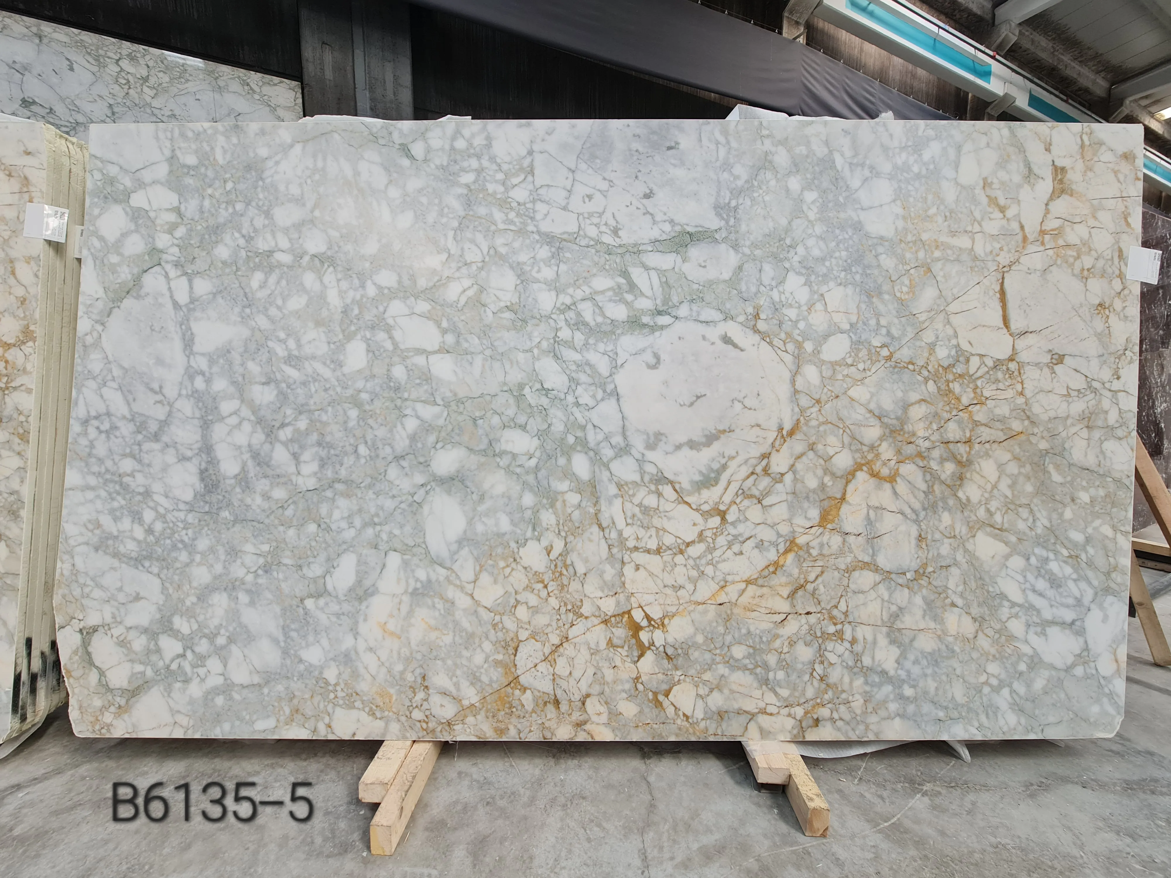 B6135 - 2 CM Calacatta Green Honed