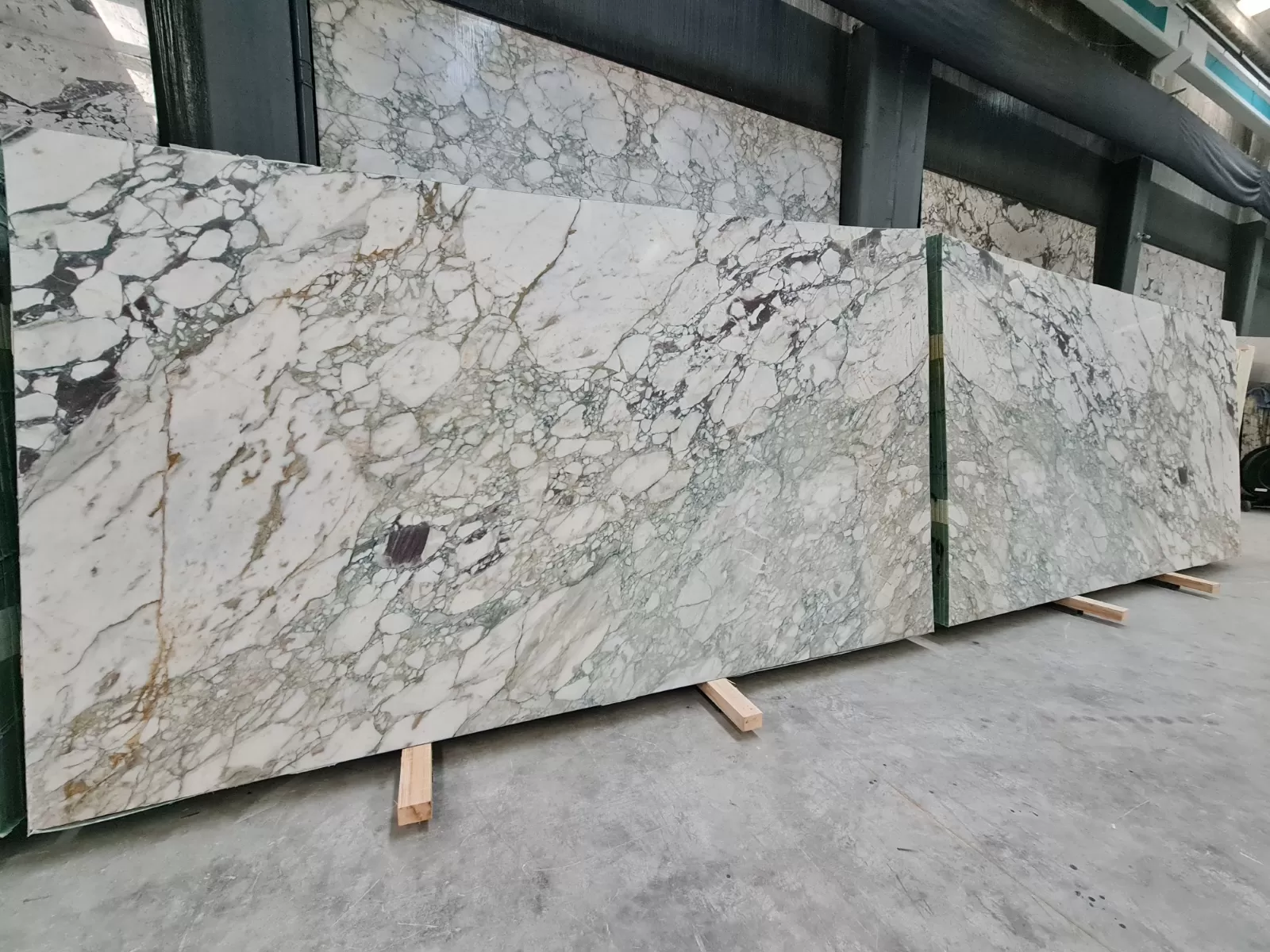 B1963 - 2CM CALACATTA GREEN HONED