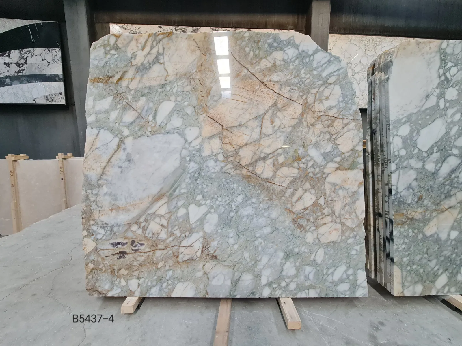 B5437 - 3 CM Calacatta Green Polished