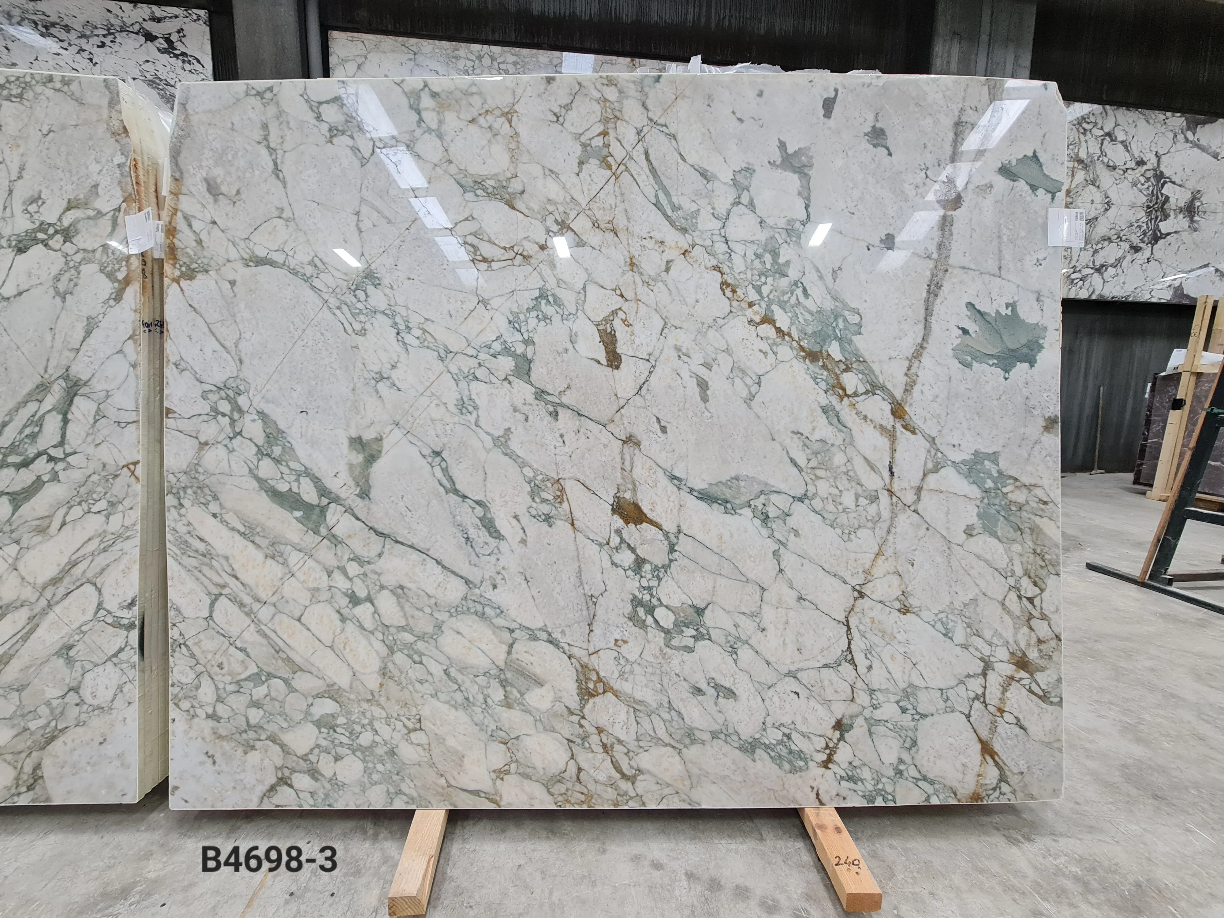 B4698 - 2 CM Calacatta Green Polished