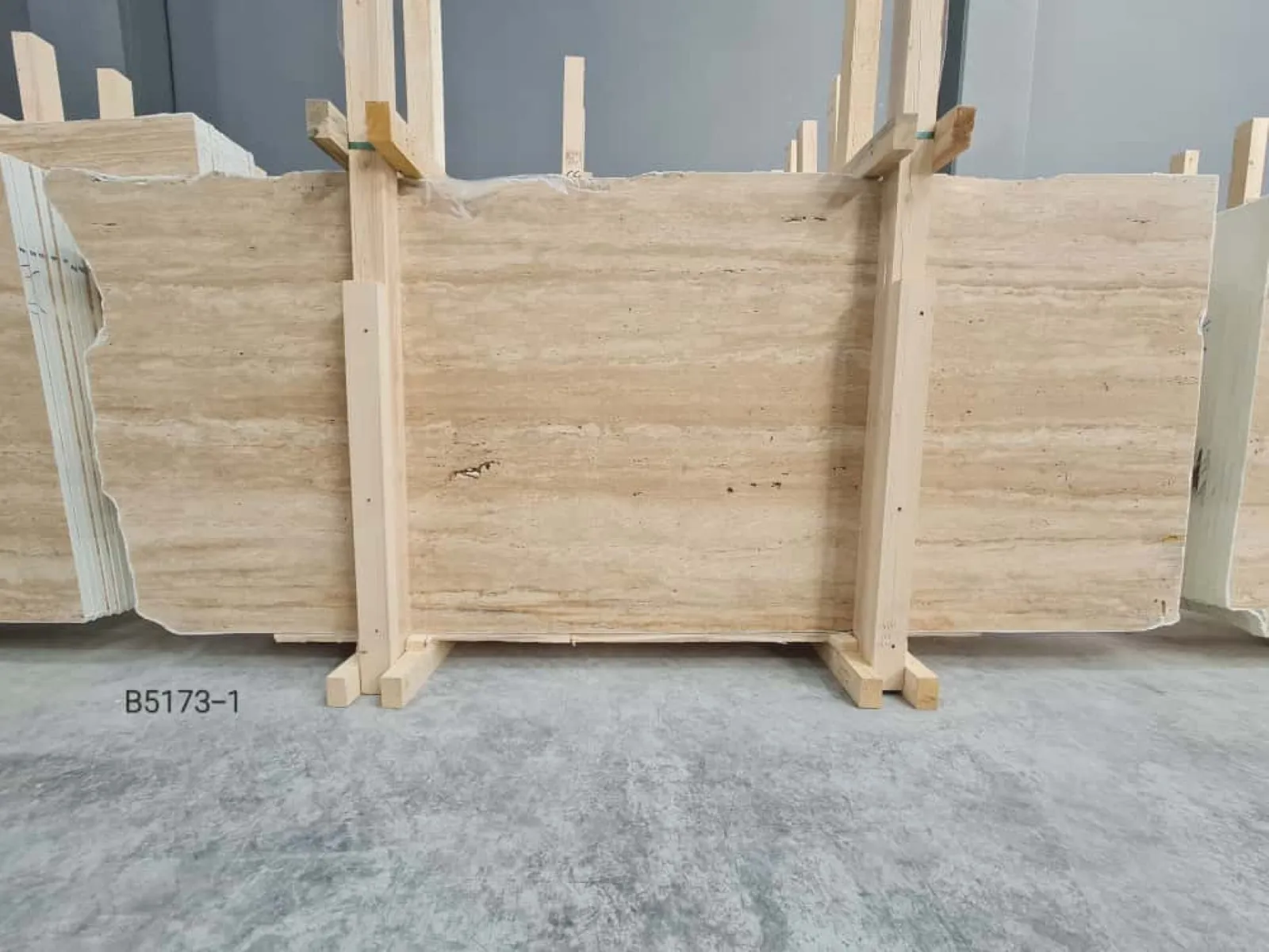 B5173 - 2 CM Veincut Travertine Unfilled Honed