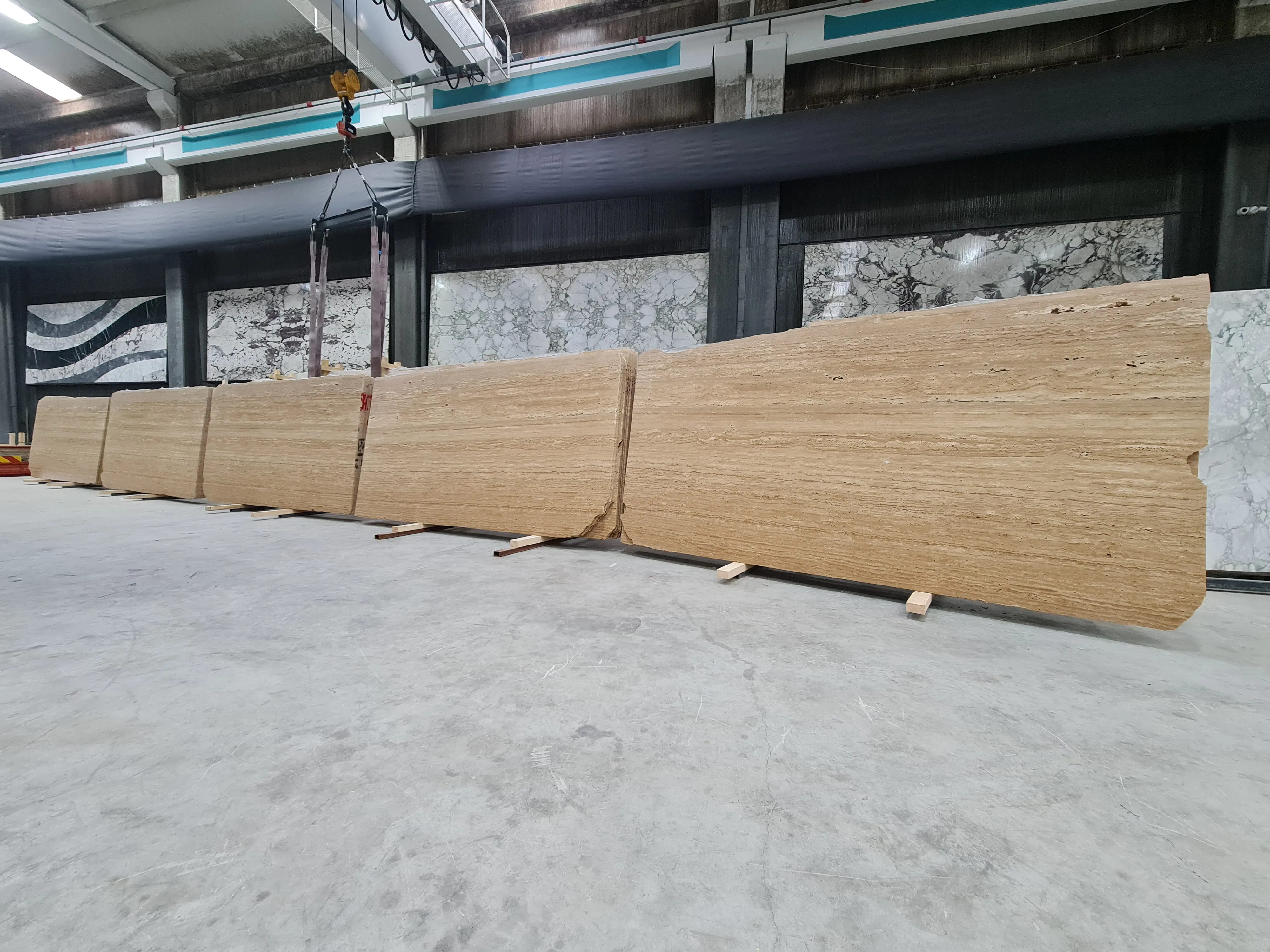 B5576 - 2 CM Travertine Veincut Unfilled Honed