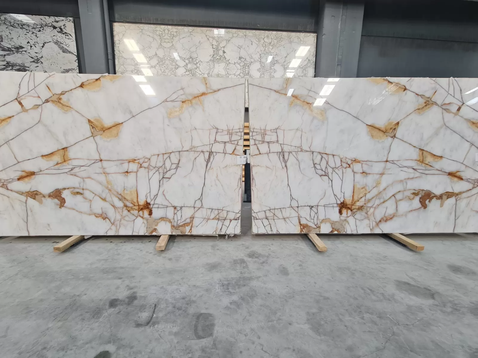 B1576 - 2 CM White River Polished
