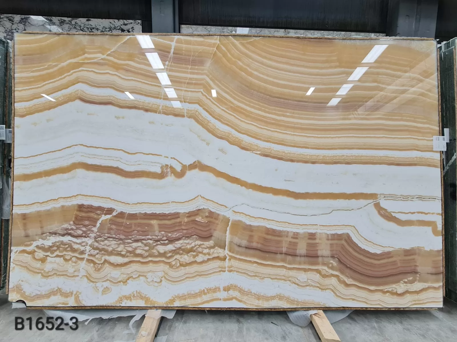 B1652 - 2 Mango Onyx Polished