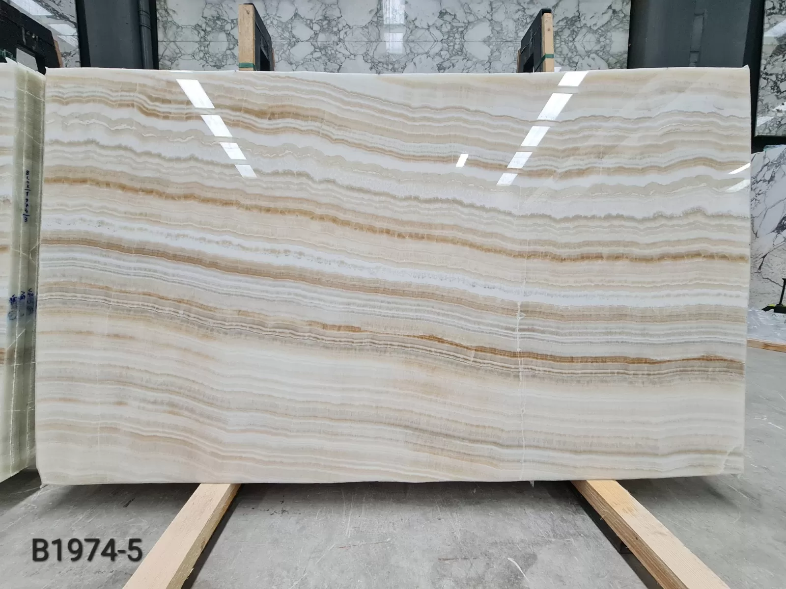 B1974 - 2CM WHITE ONYX POLISHED