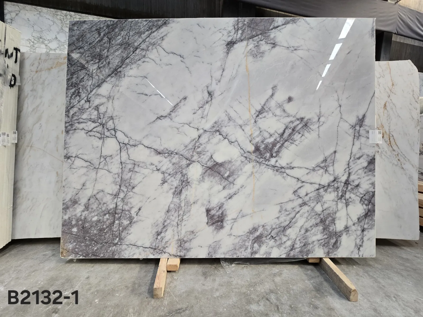 B2132 - 2 CM Lilac Polished