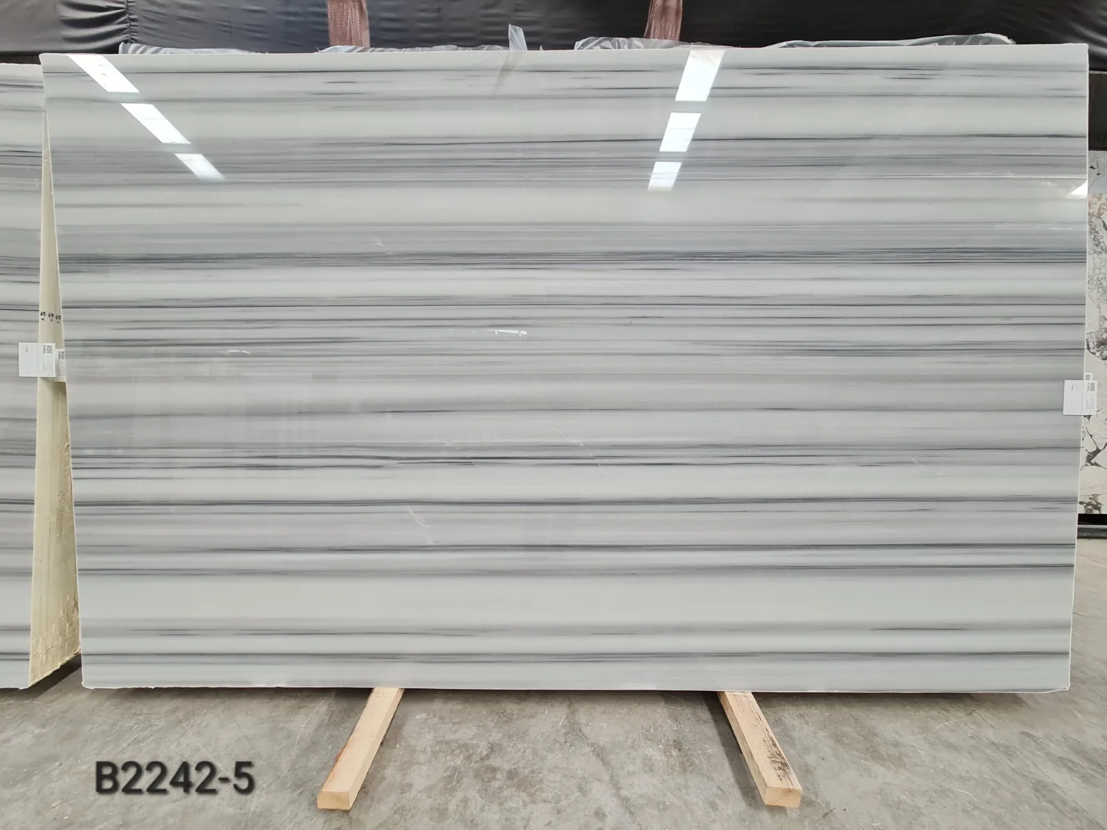 B2242 - 2 CM Striato Olimpico Polished