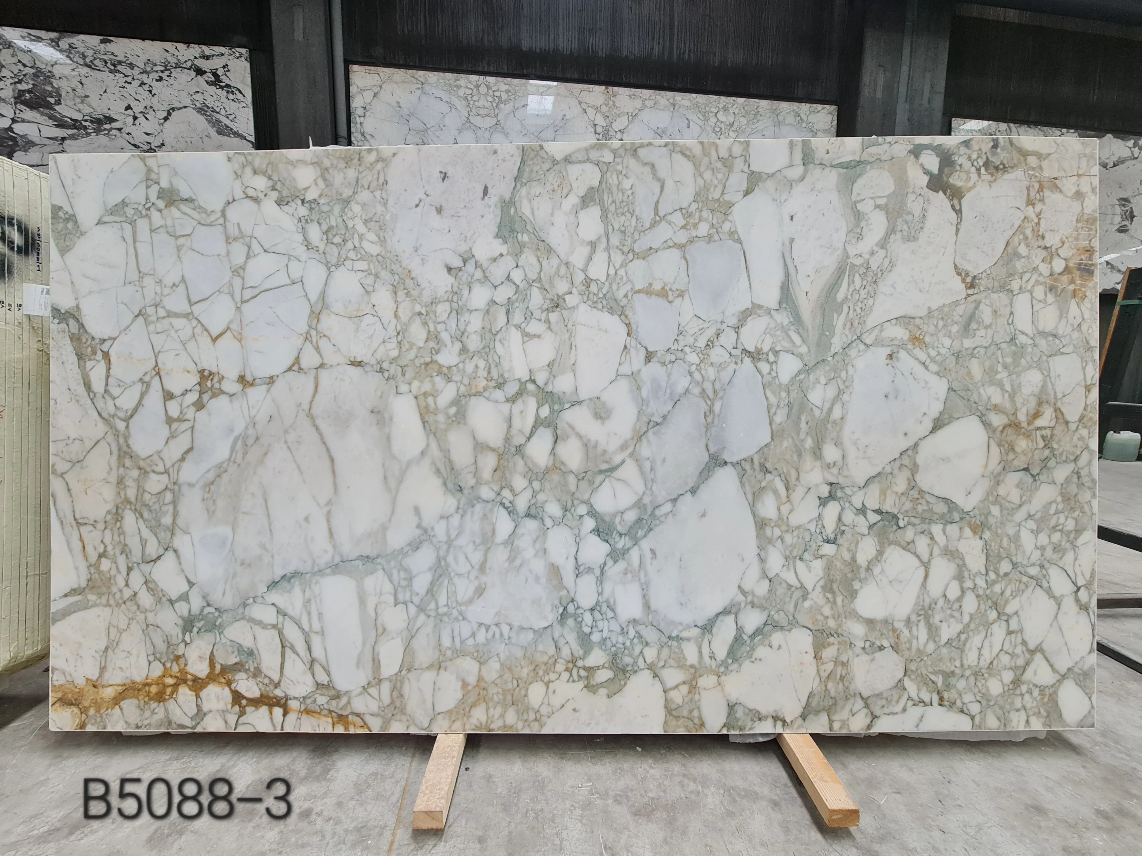 B5088 - 2 CM Calacatta Green Honed