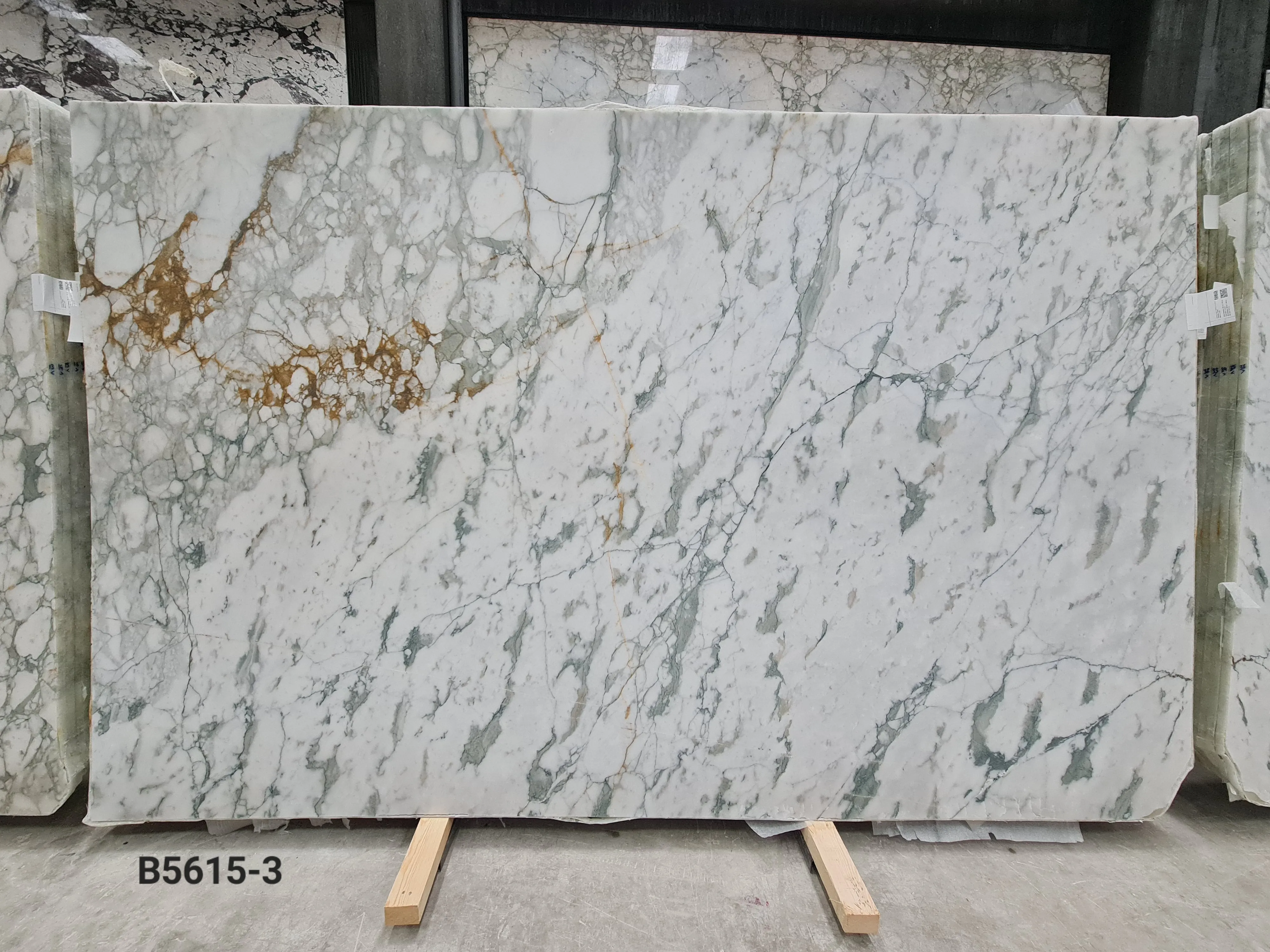 B5615 - 2 CM Calacatta Green Honed